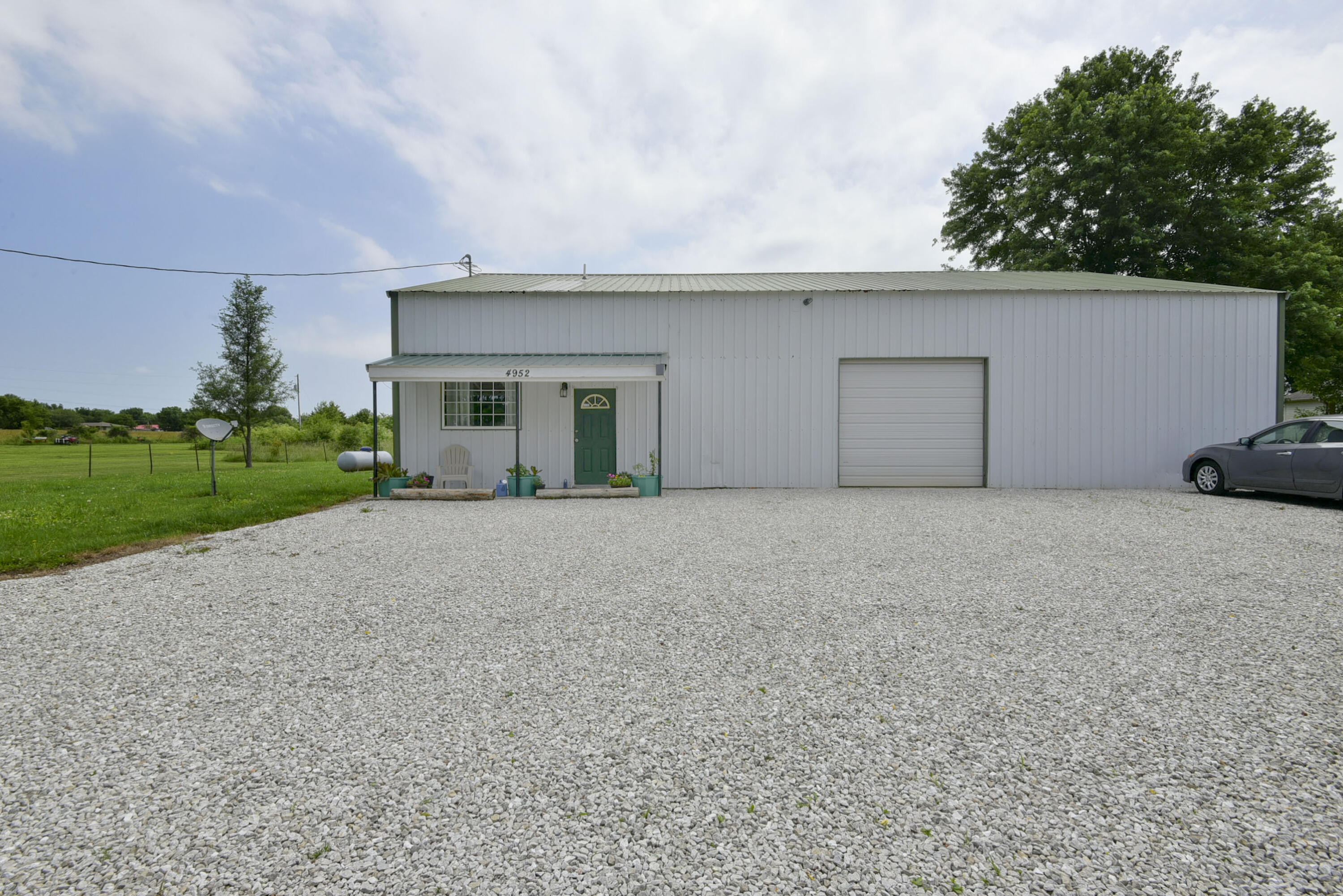4952 Highway F 1