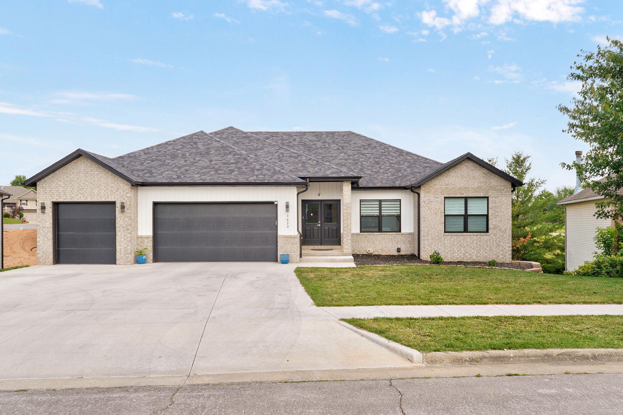 3630 N Thistlewood 1