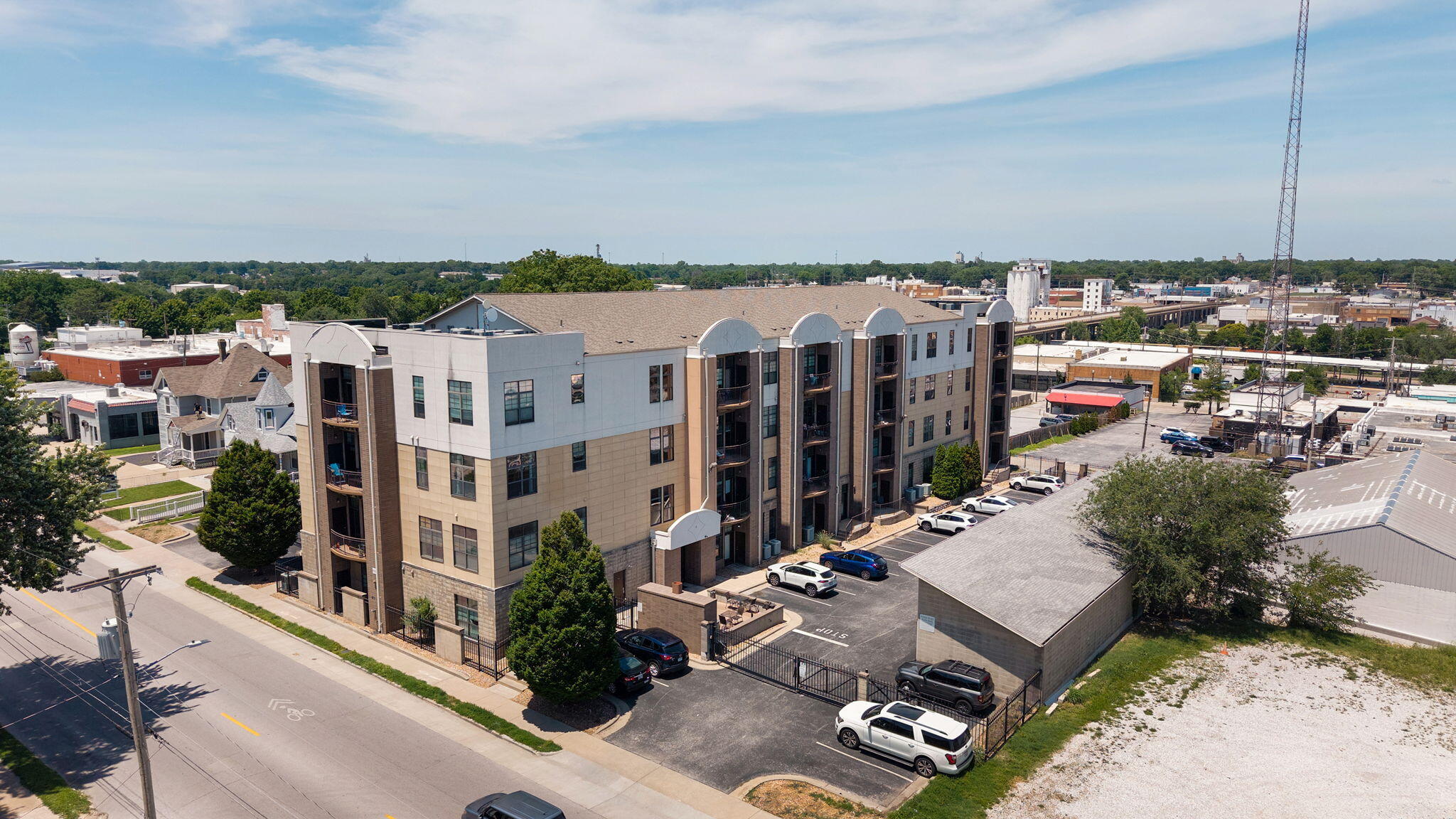 623 W Walnut #Unit 301 1