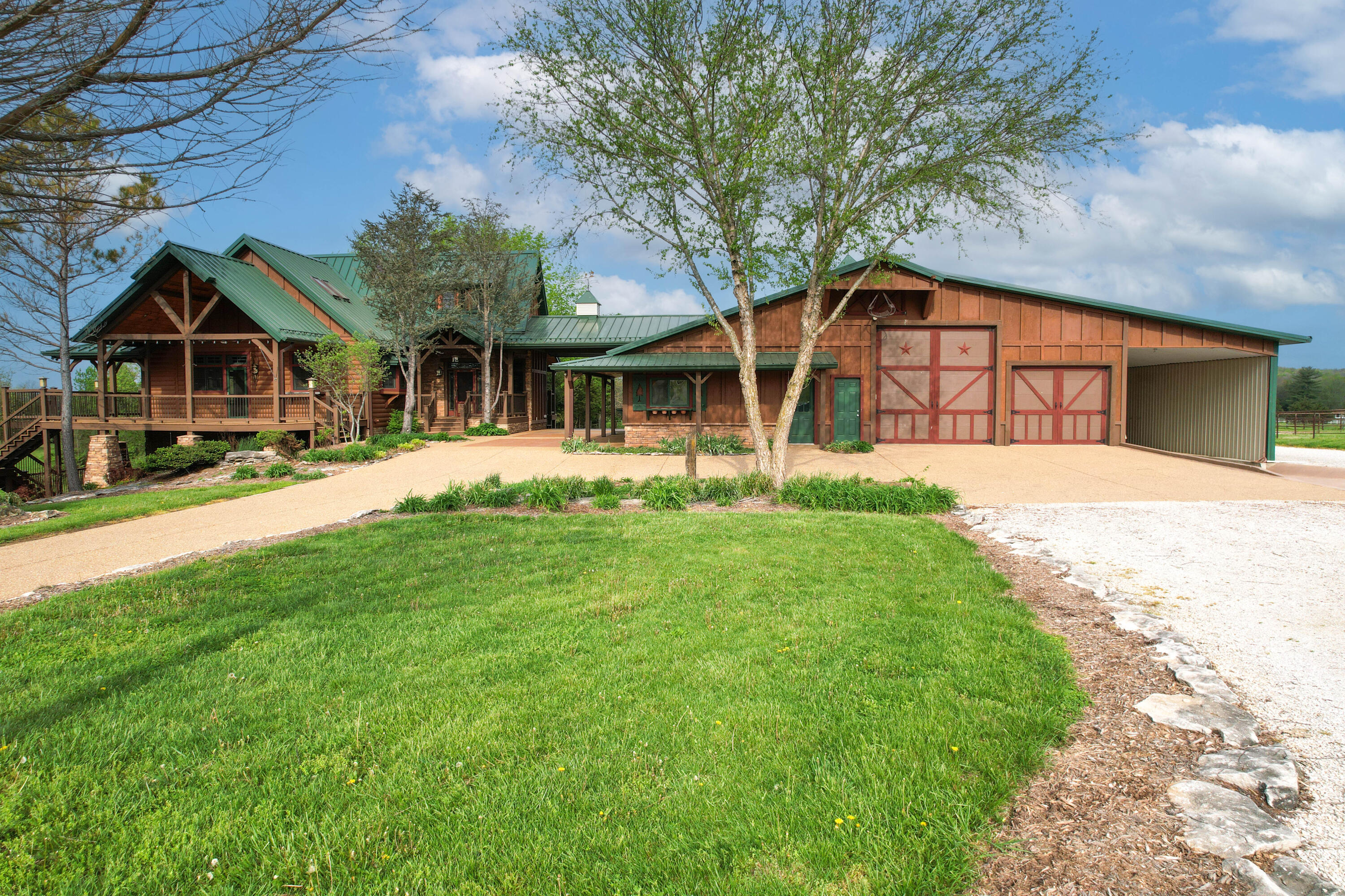 1781 W Blue Springs