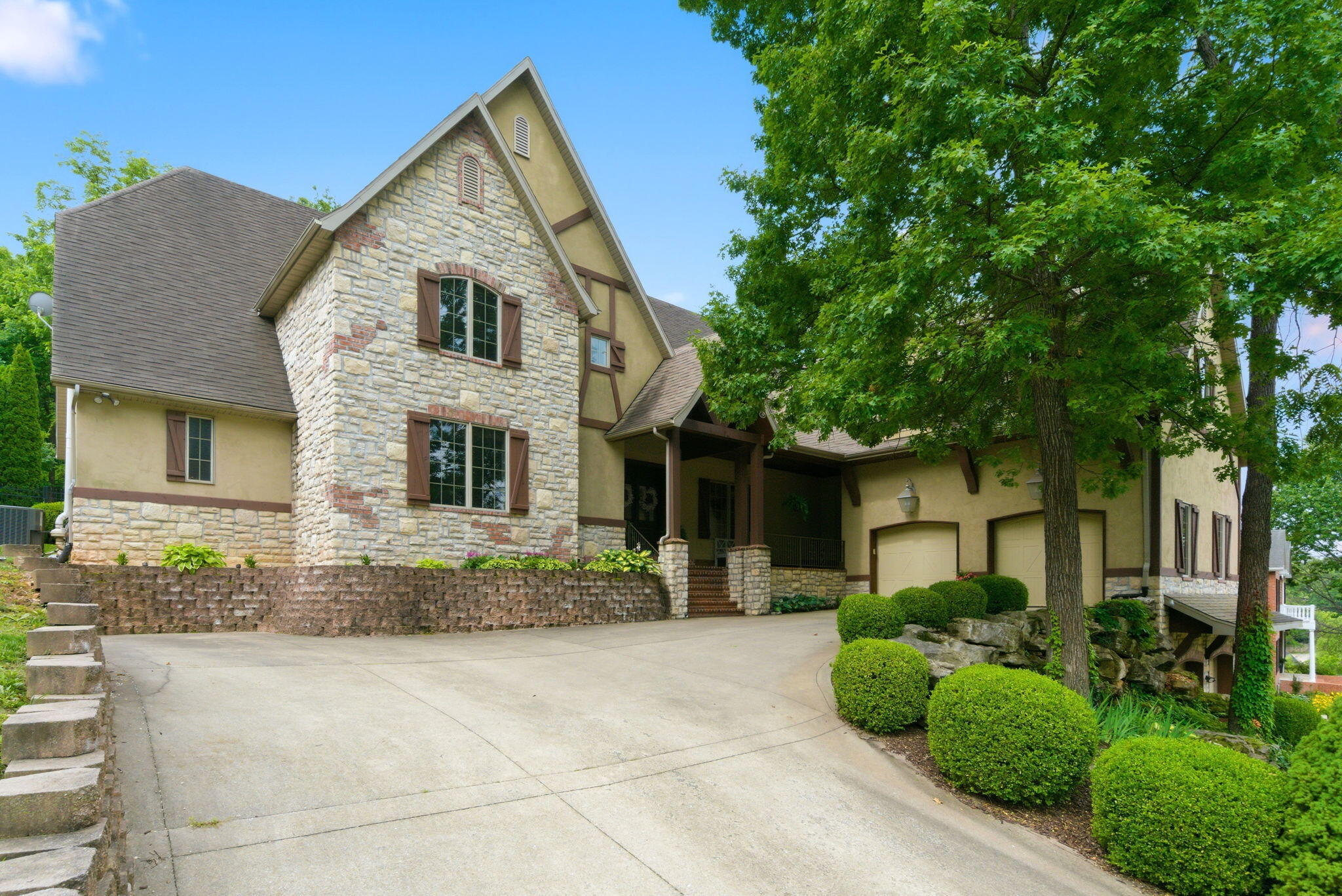 1646 W Caleb 1