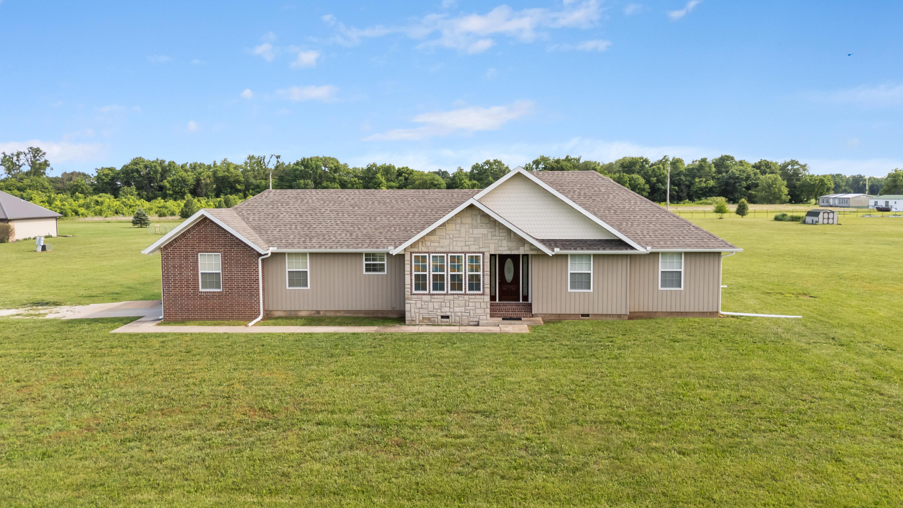 8861 Farm Road 2212 1