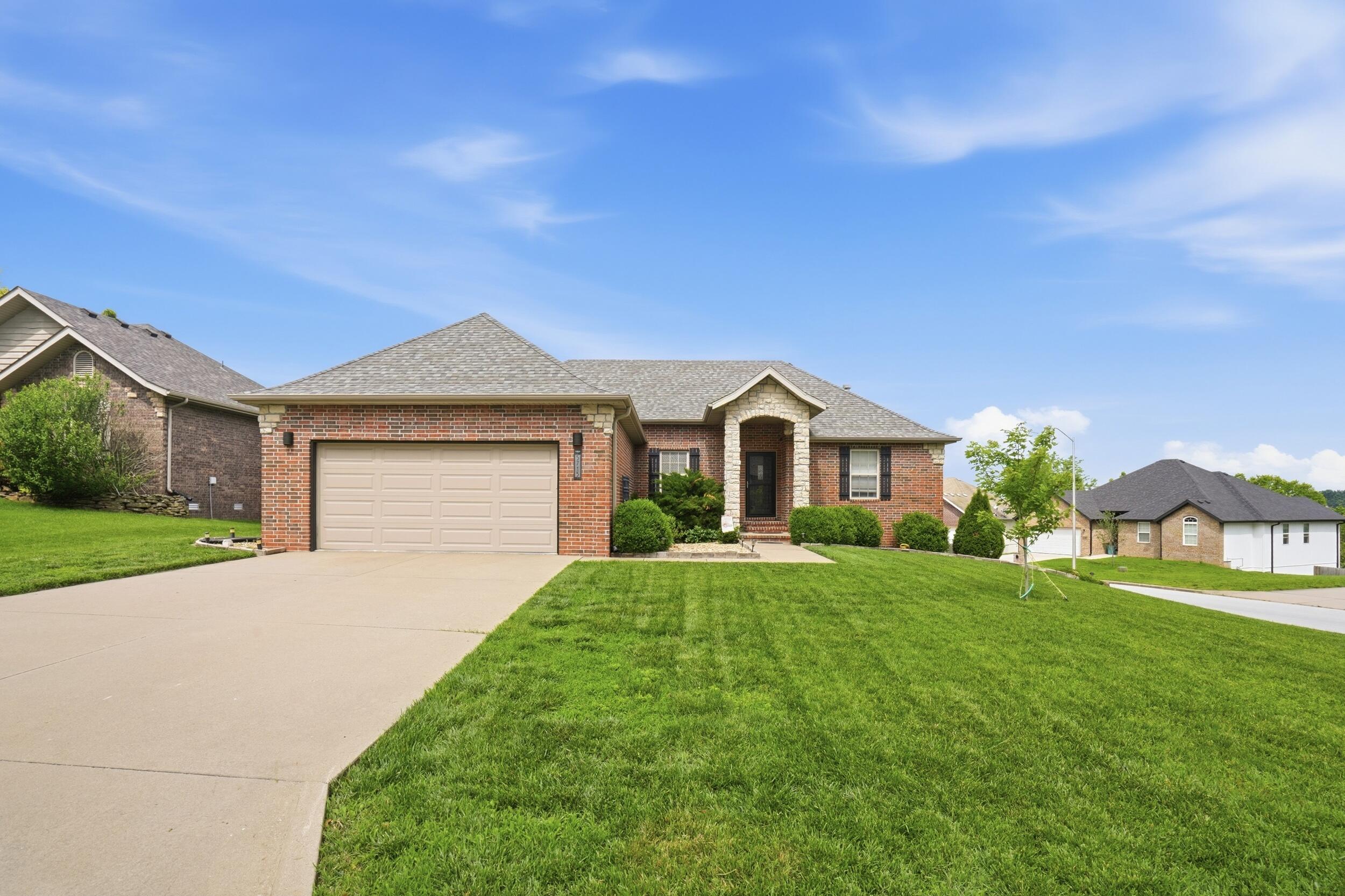 5713 S Lexington 1