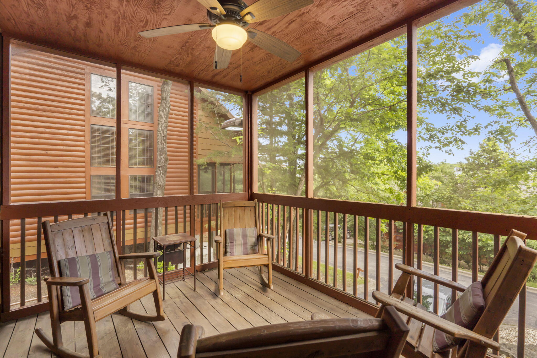 272 Oakridge 1