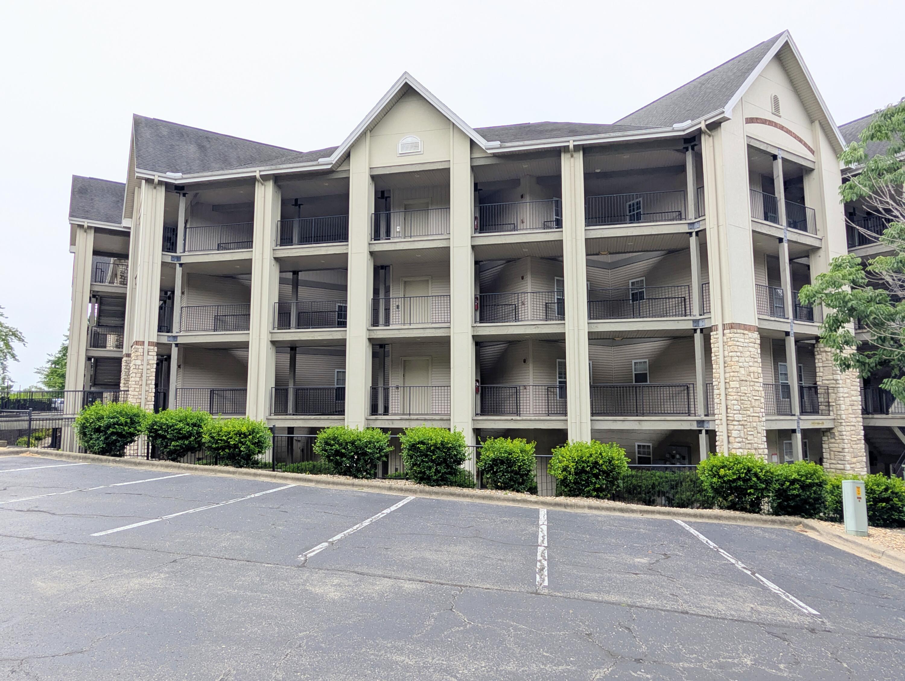 330 S Wildwood #7 1