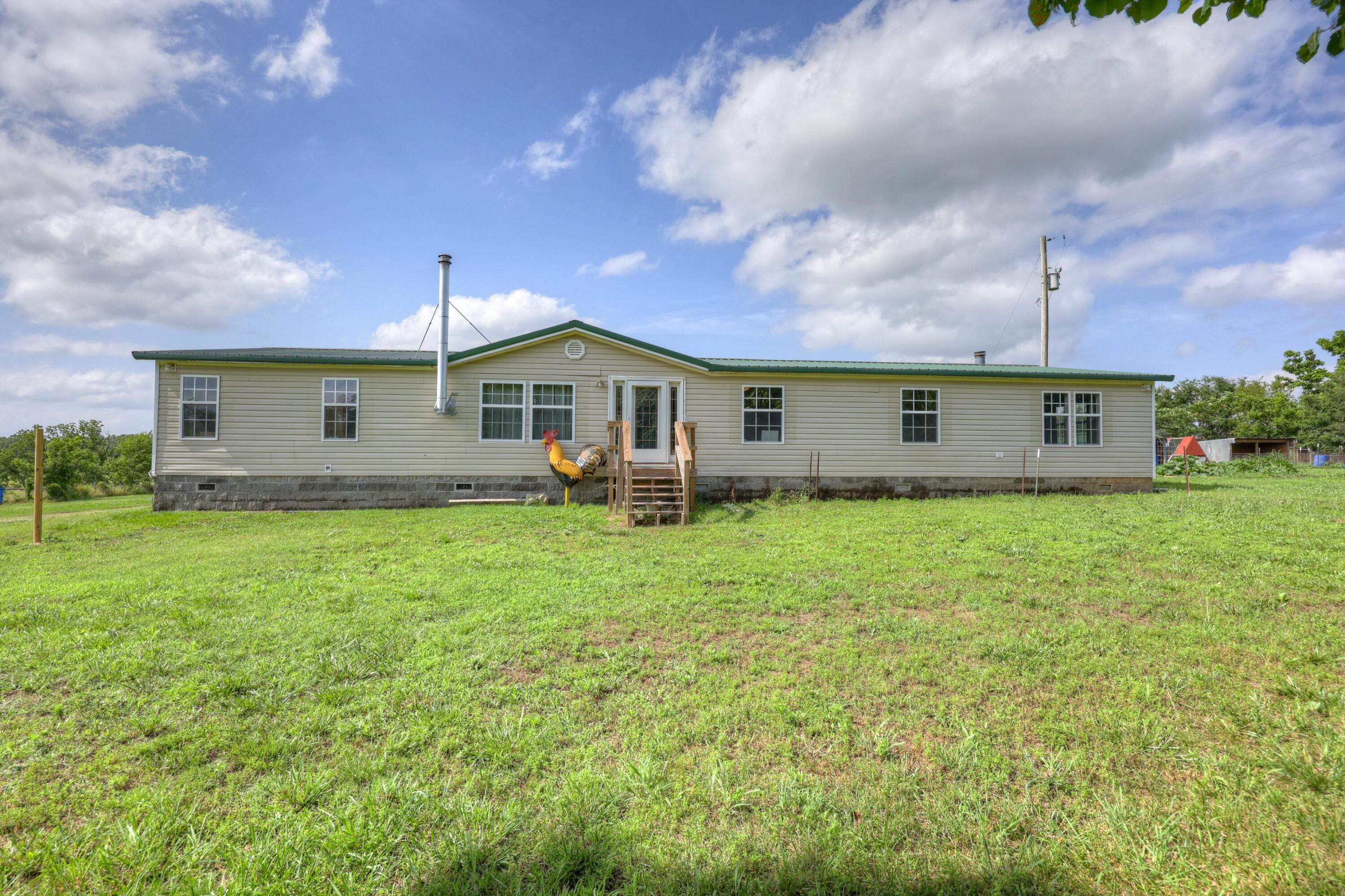 9072 E State Highway 76 1