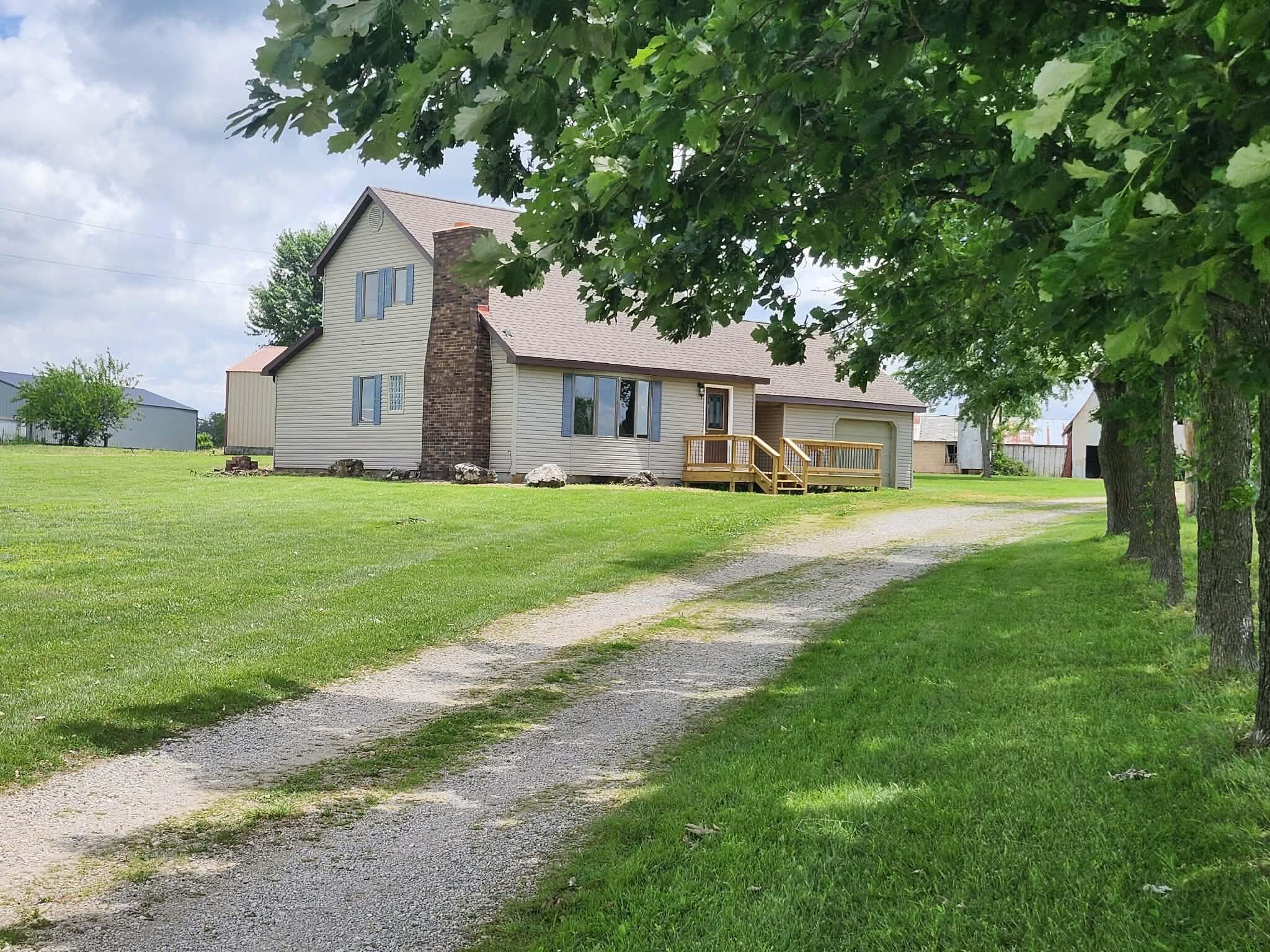 1322 S Highway 95 1