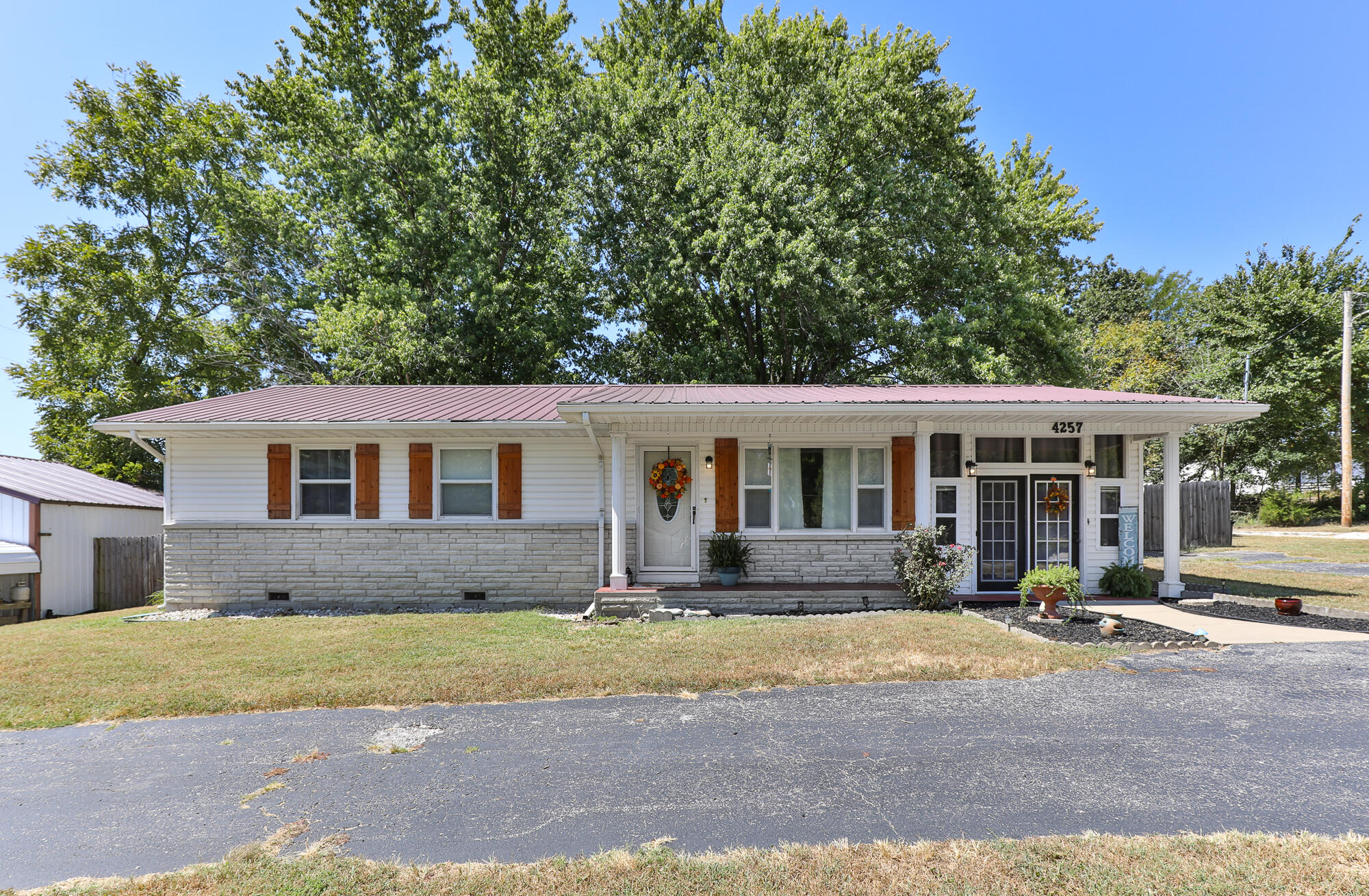 4257 Missouri 83 1