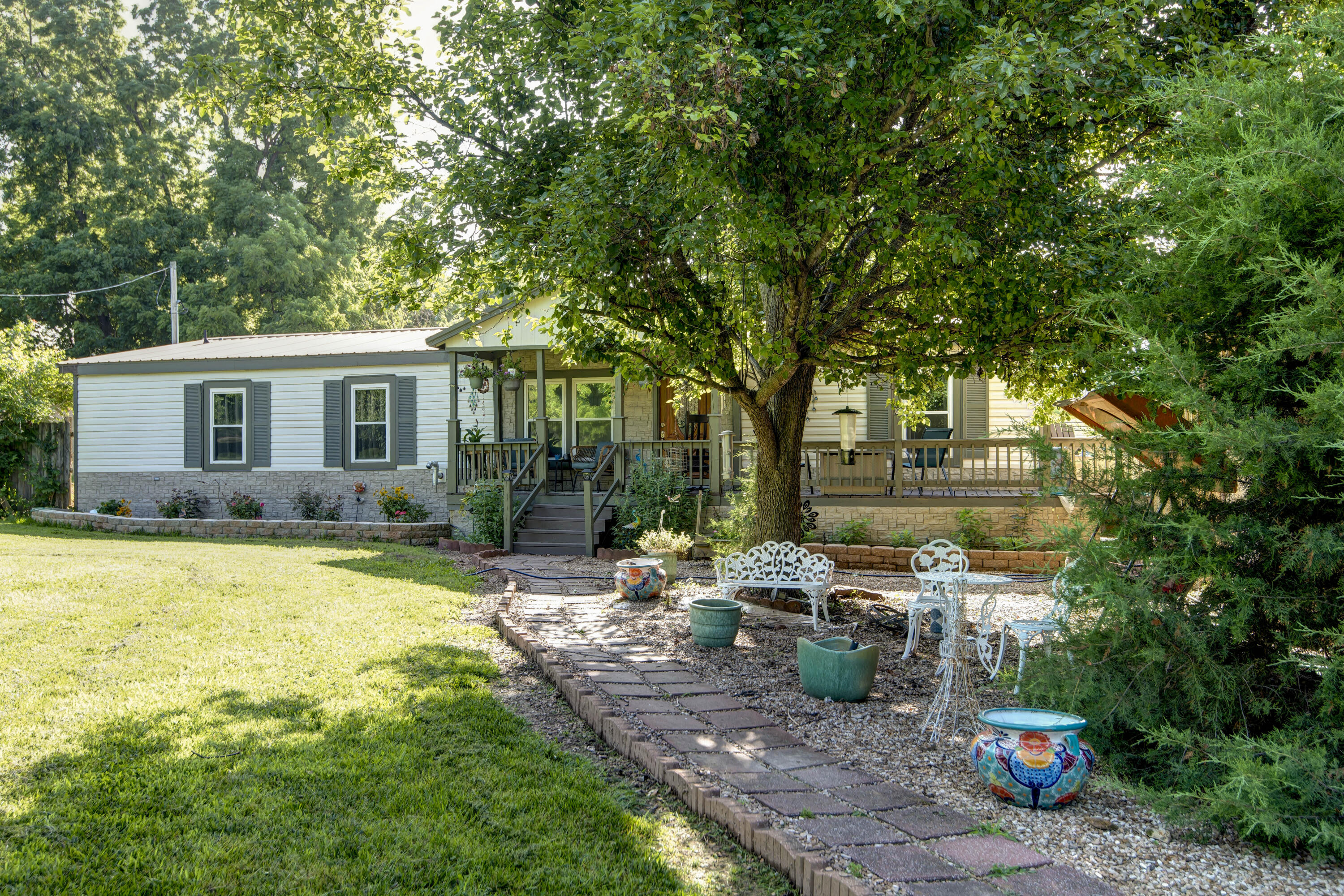 824 N Walnut 1