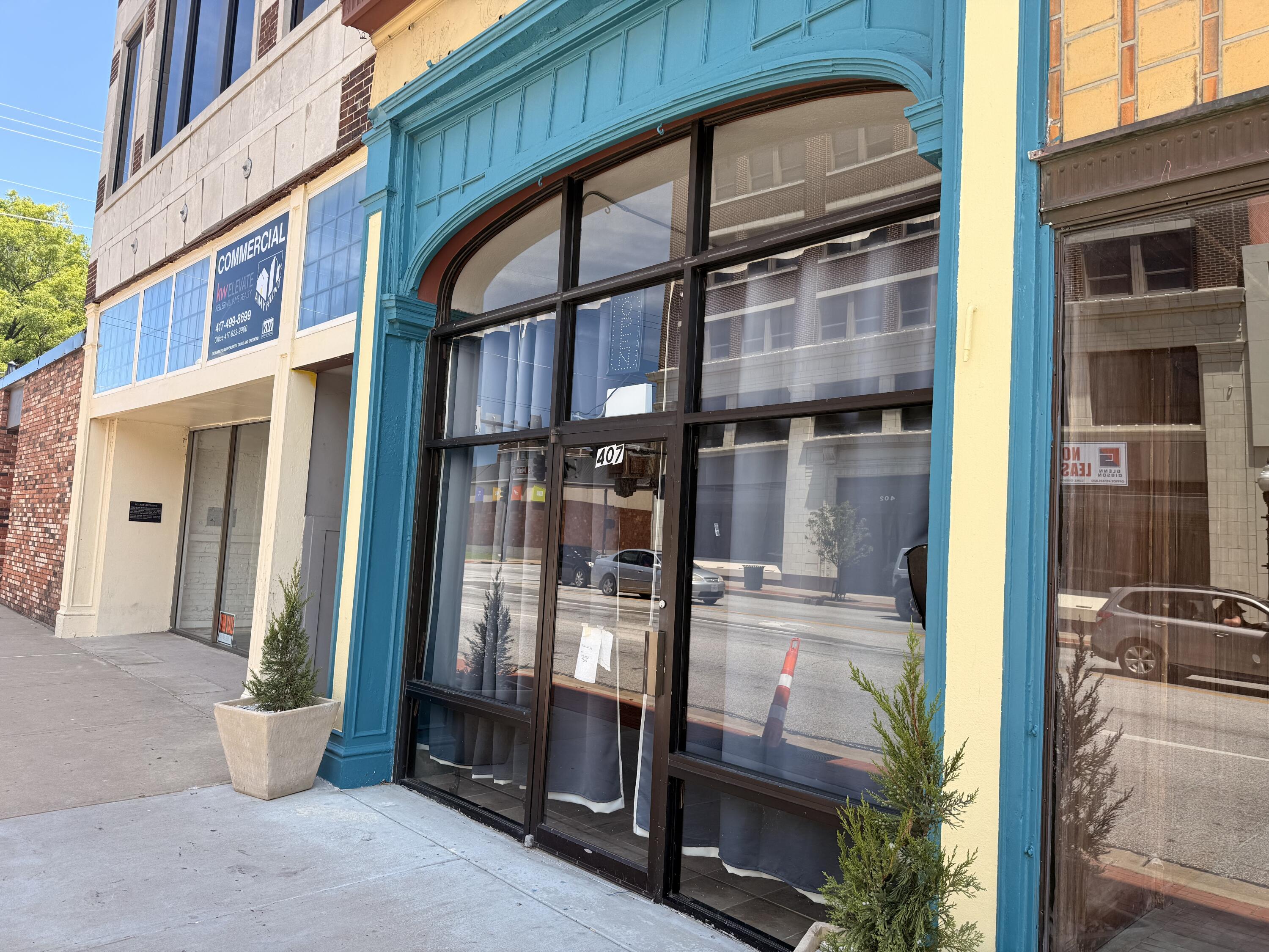 407 S Main
