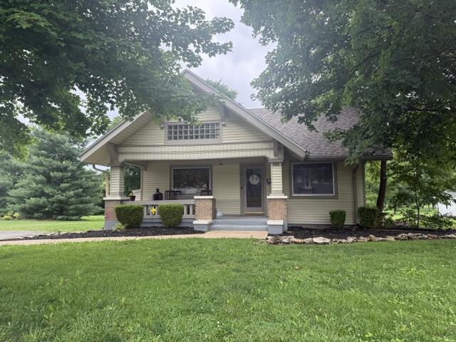 729 E Dorris 1