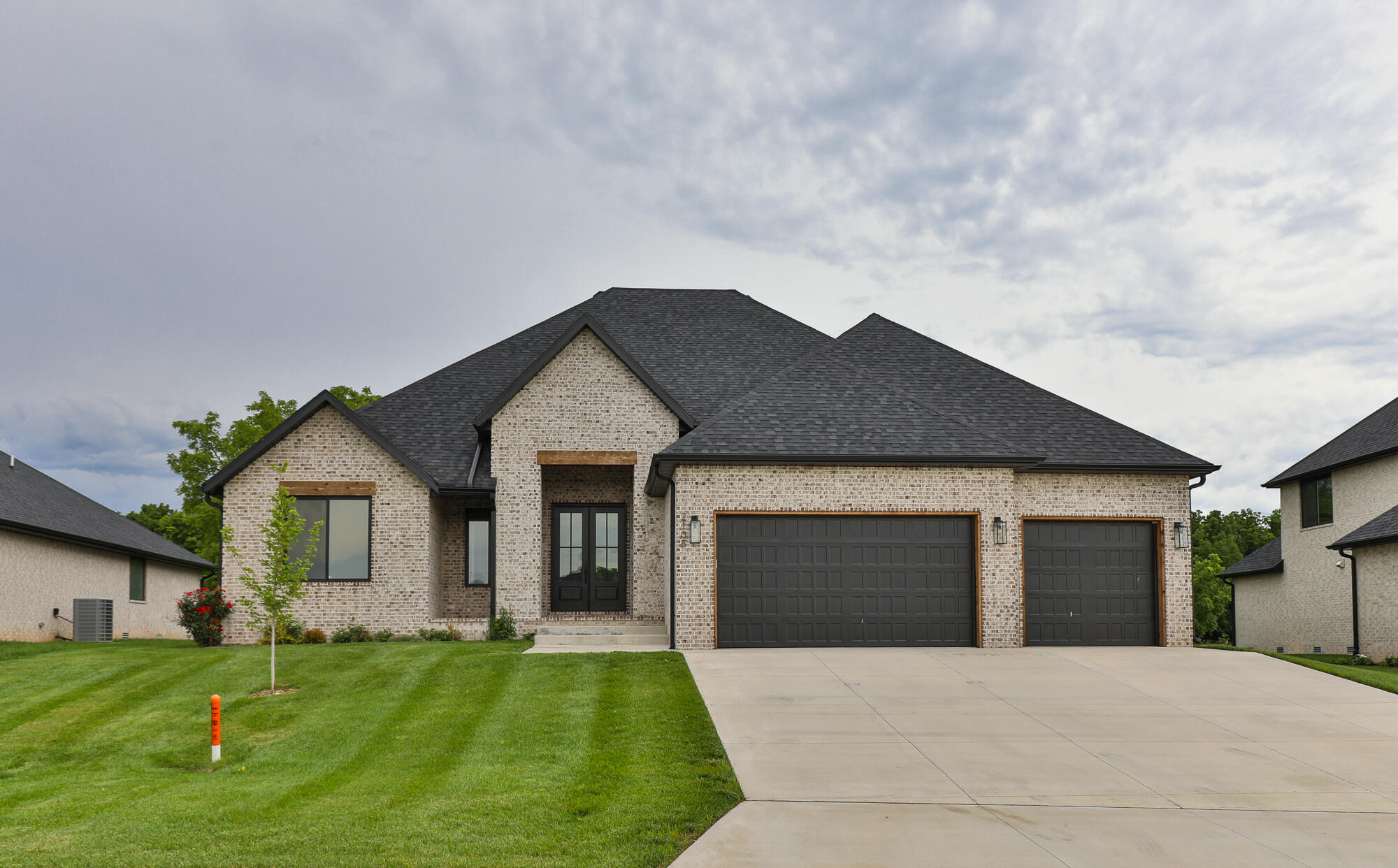2105 N Silver Charm 1
