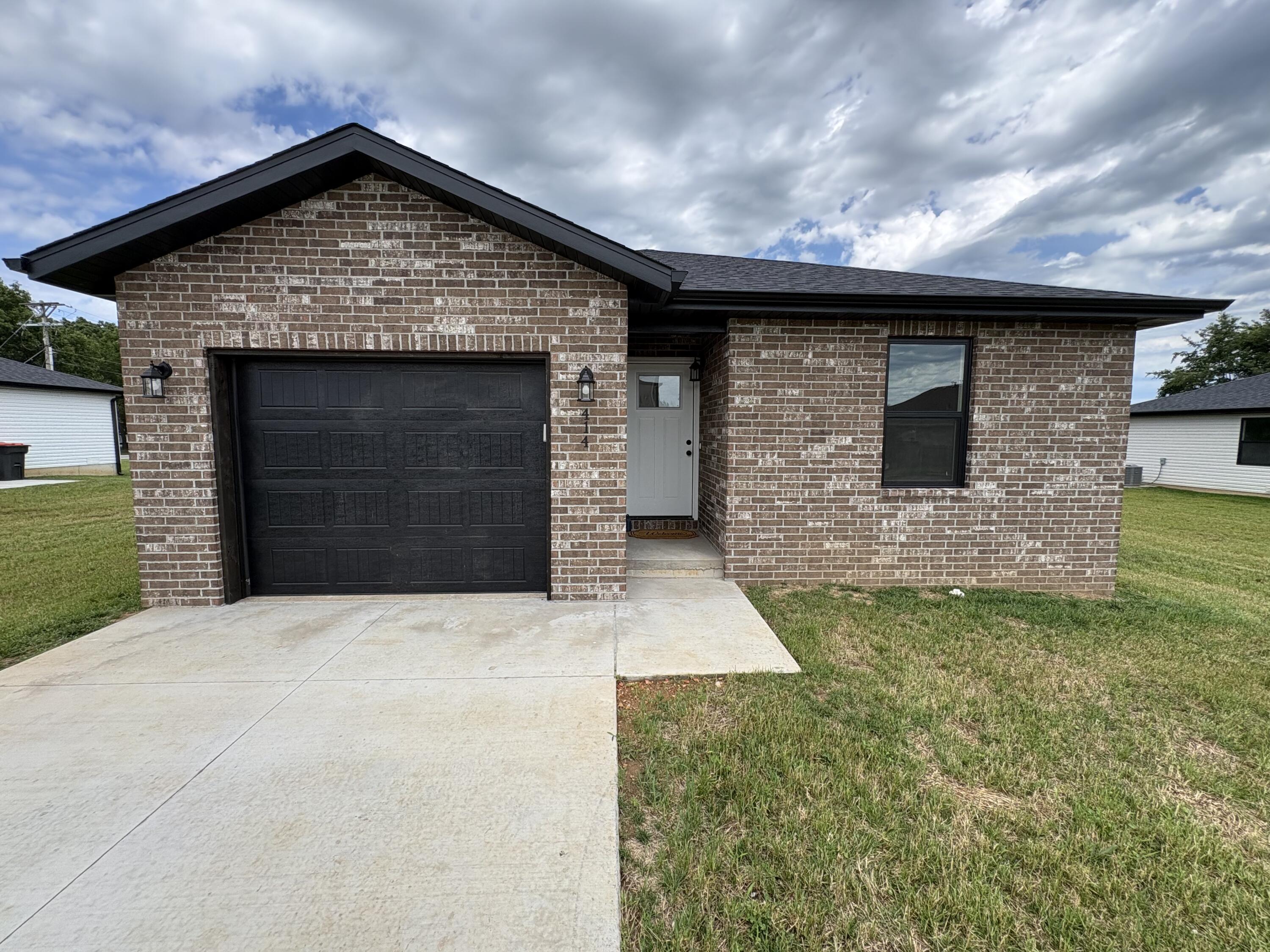 414 N Cherokee 1