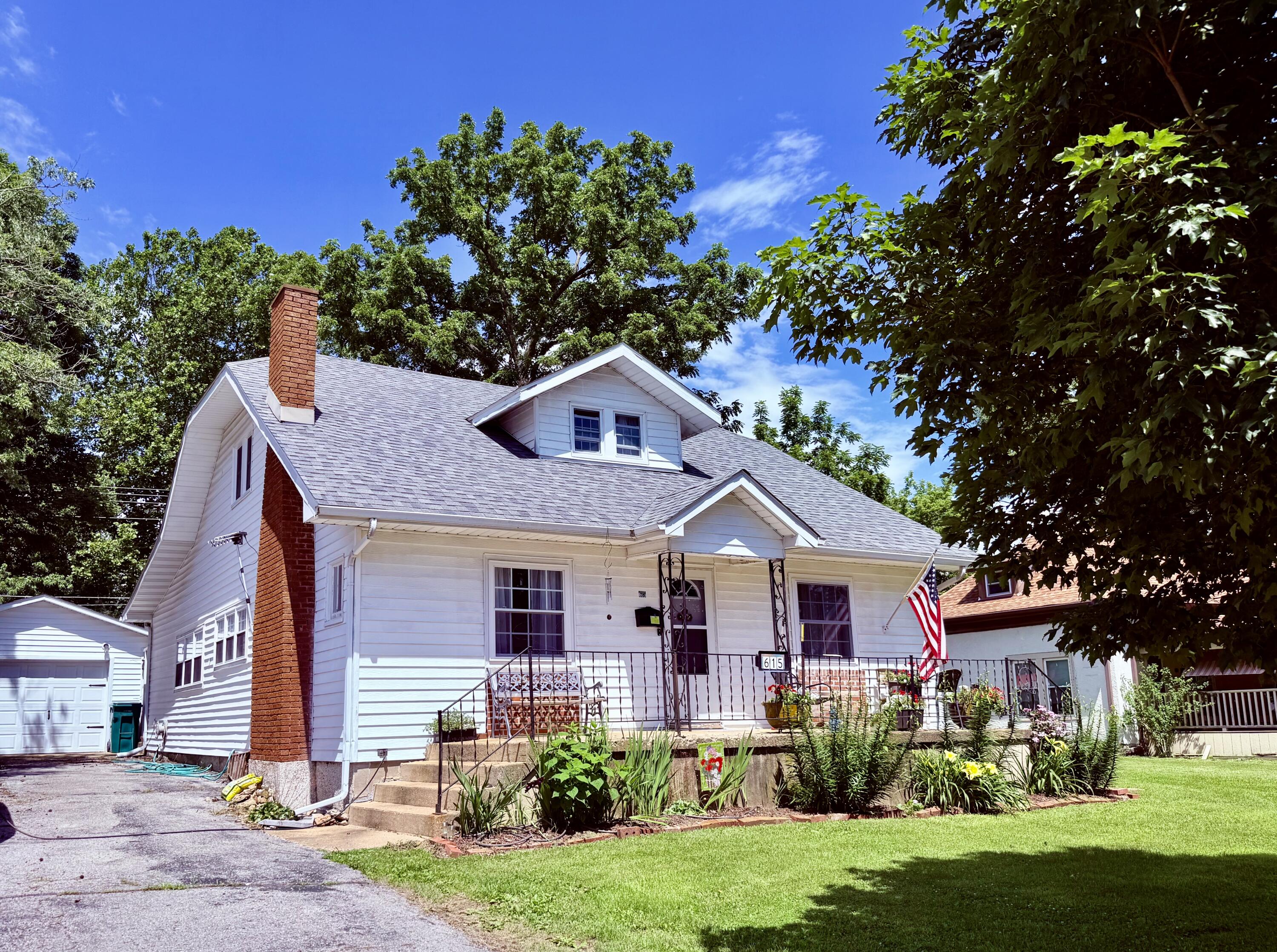 615 N Maple 1