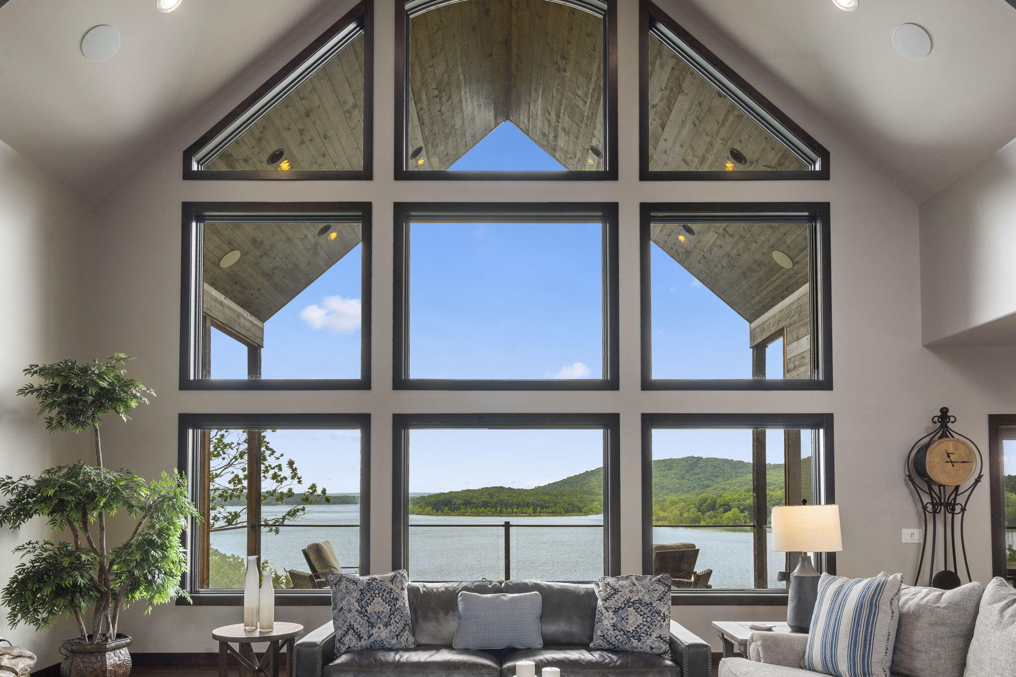 894 Discovery Bay 1