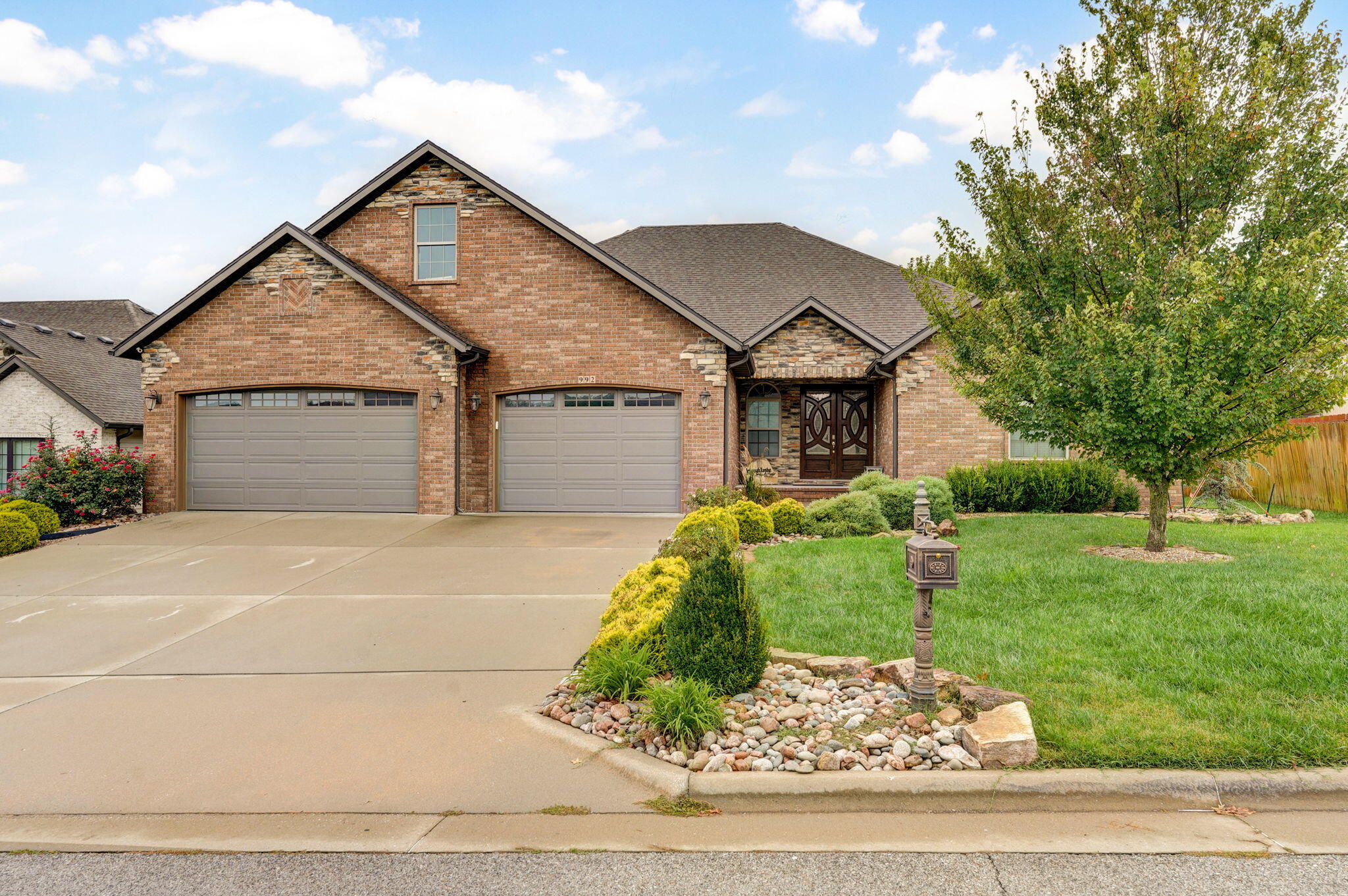 992 N Cedar Ridge 1