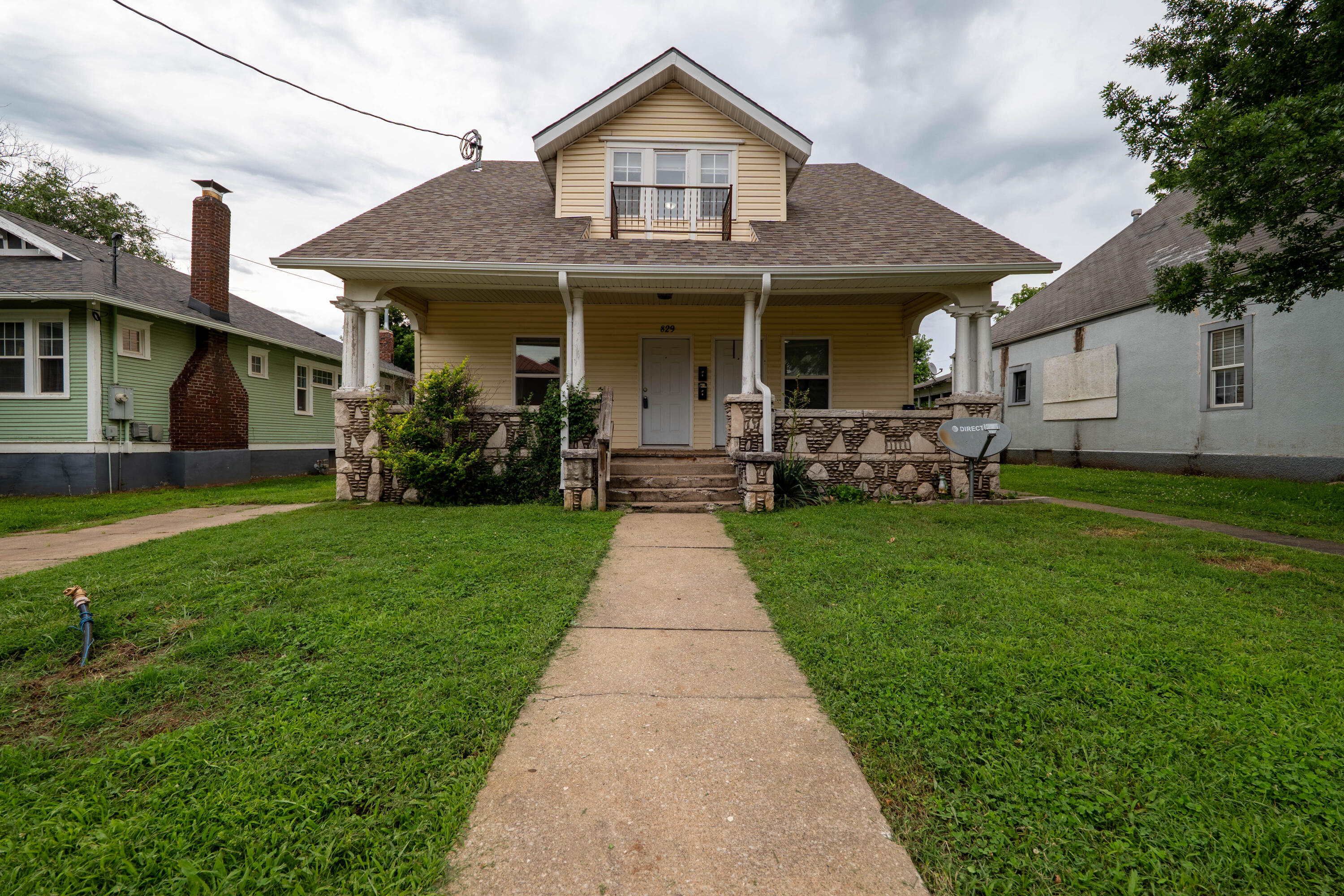 829 W Pershing 1
