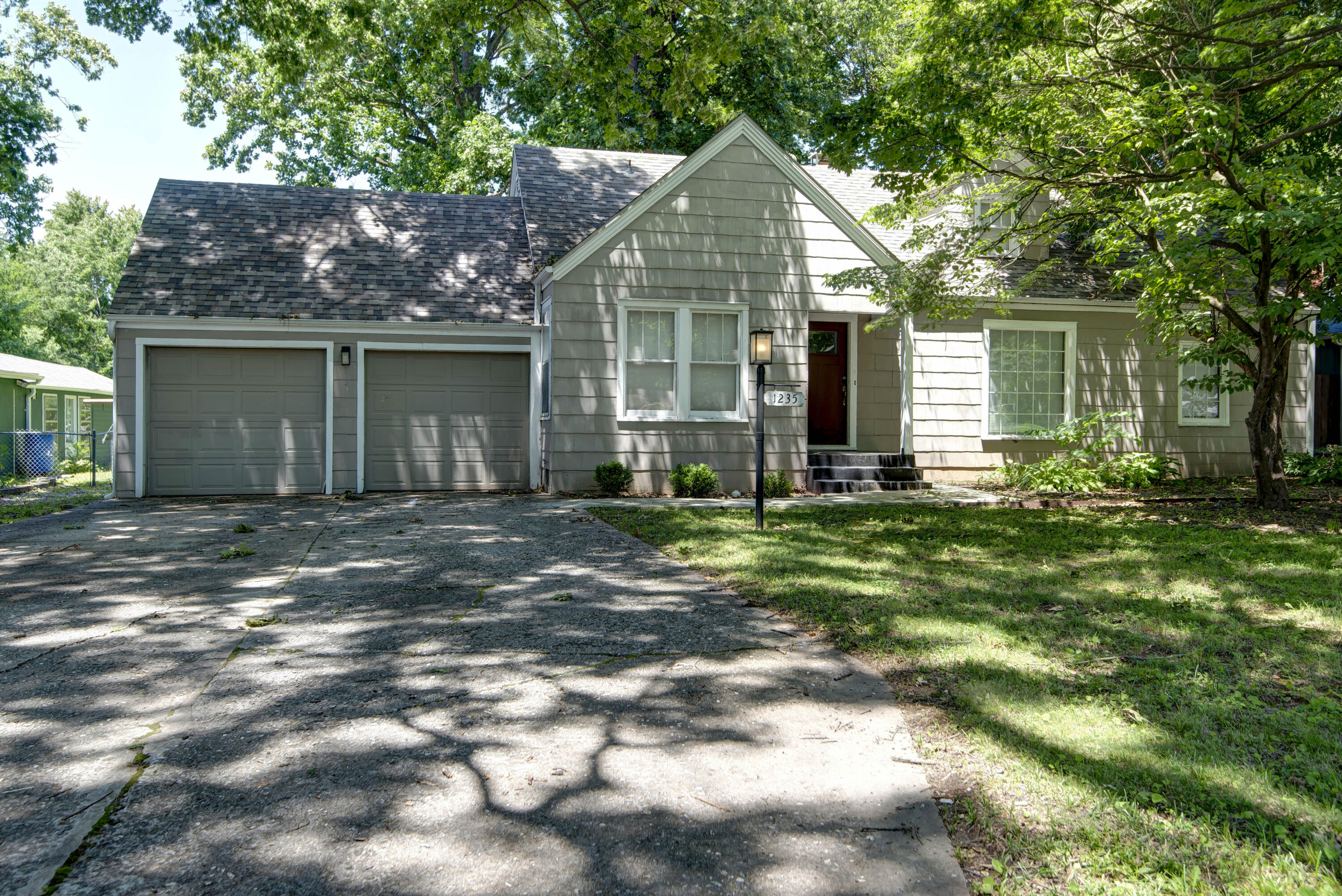 1235 E Stanford 1