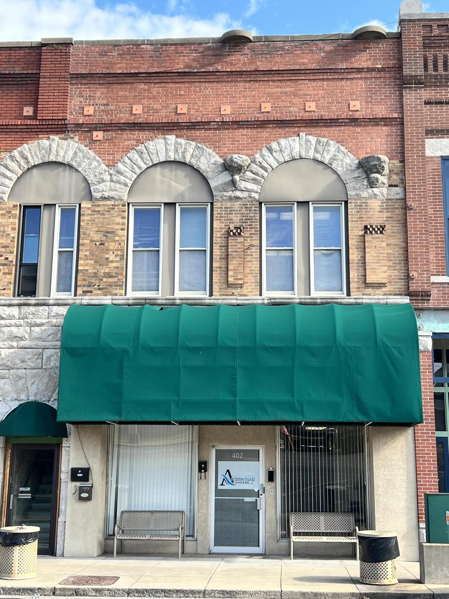 402 E Broadway 1