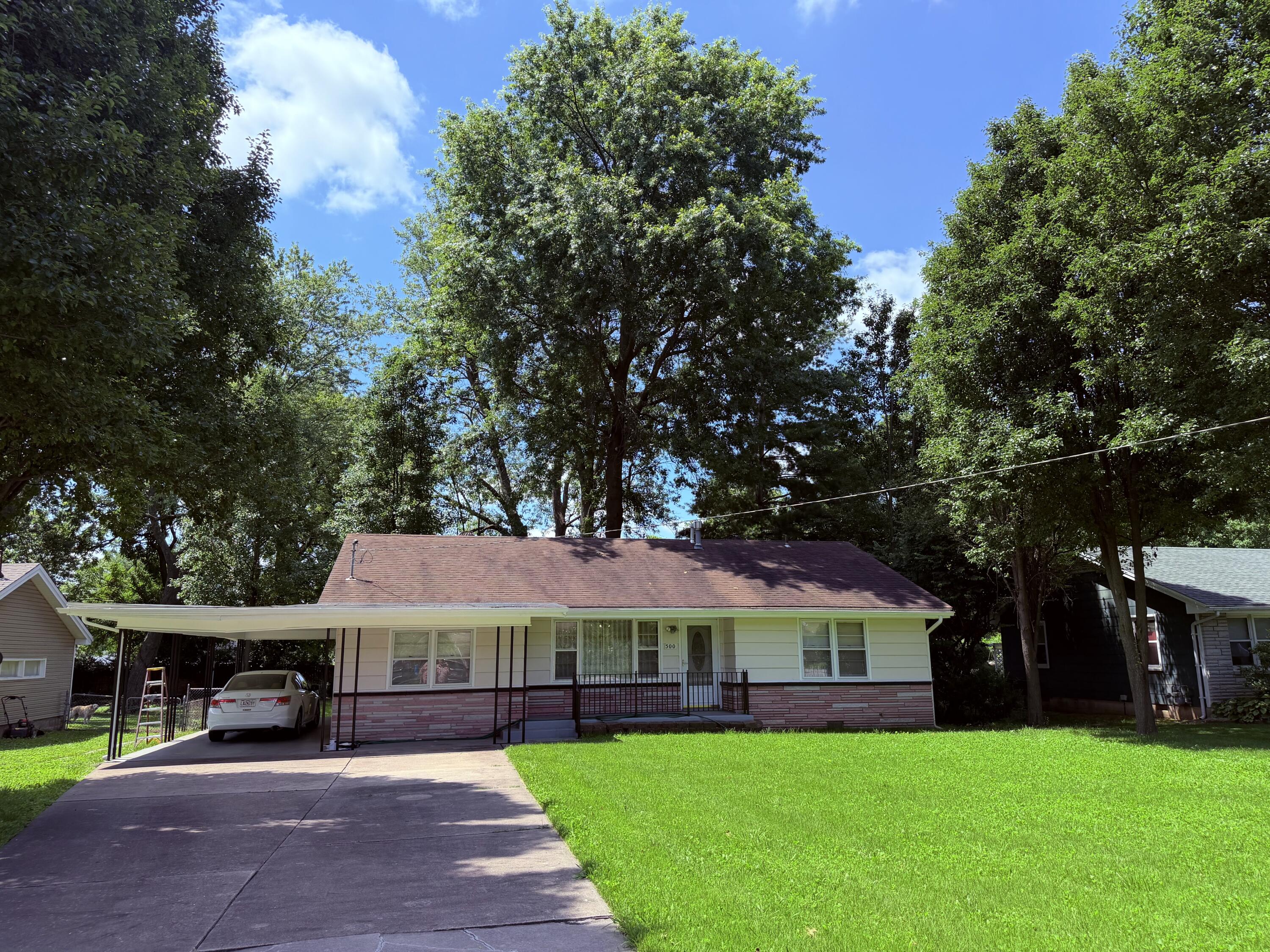 500 W Crestview 1