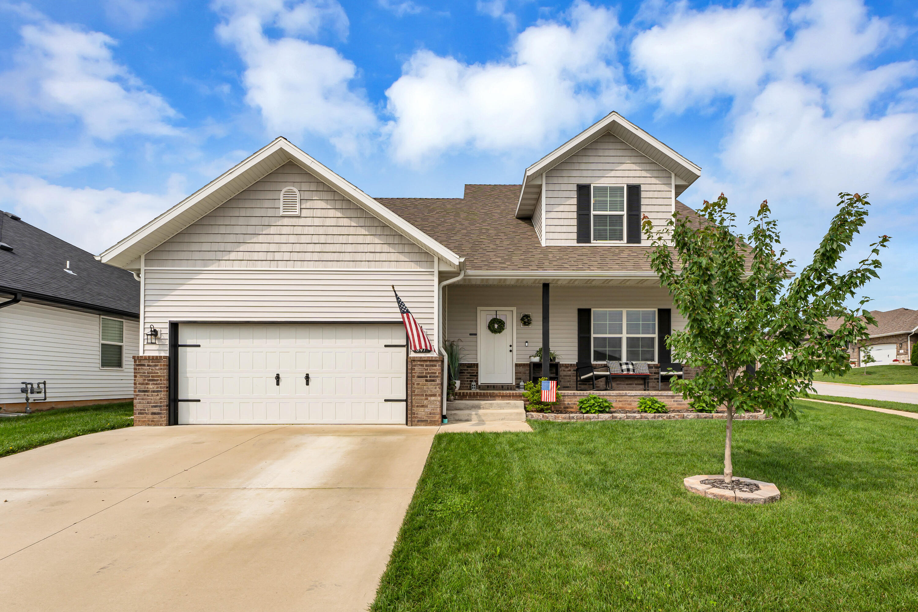 841 E Acacia 1