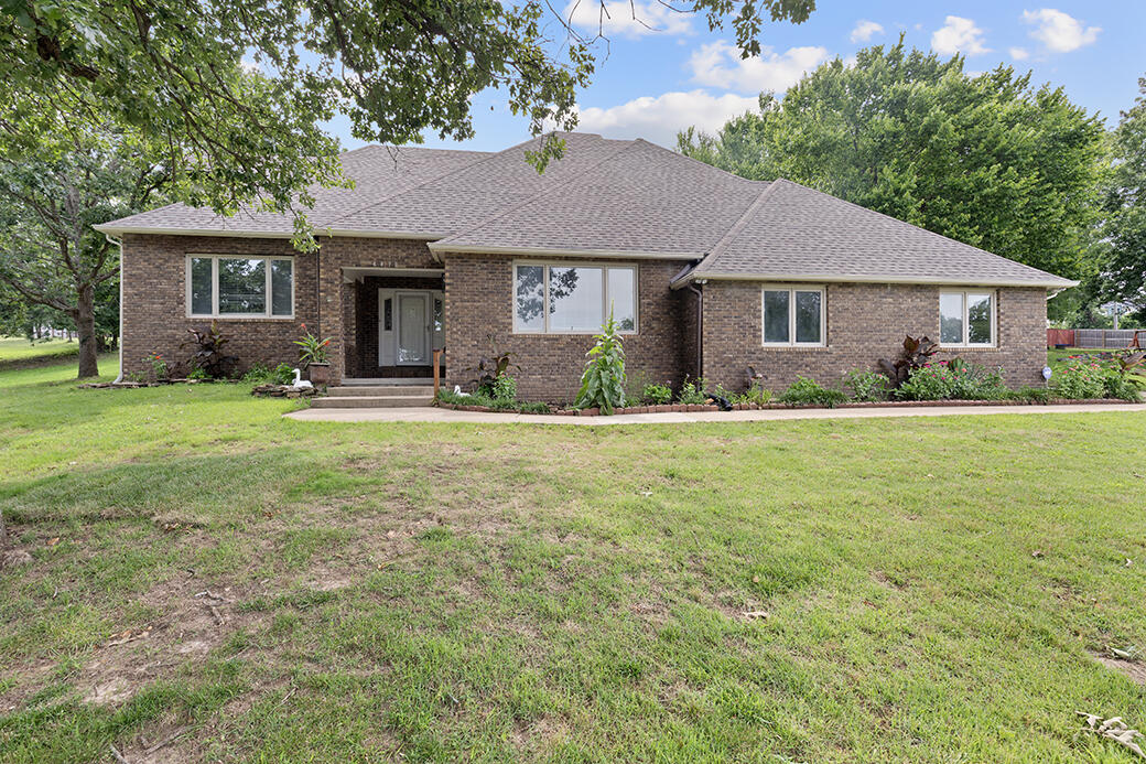 4410 Belmont 1