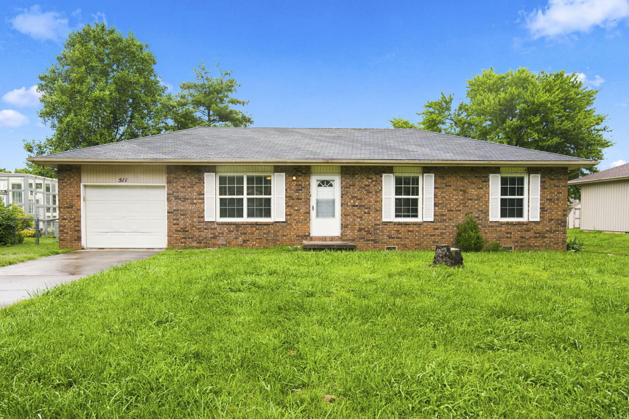 511 E Dyann 1