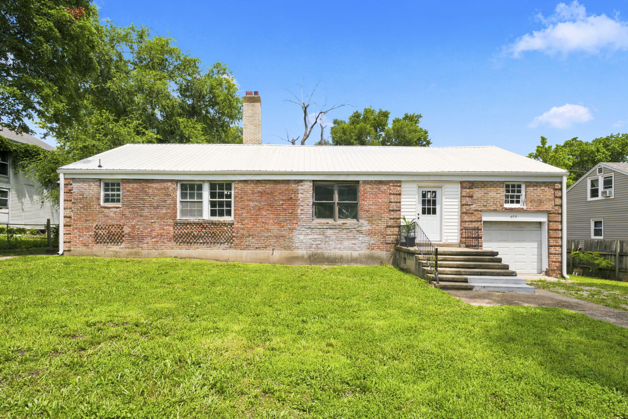 409 E Olive 1