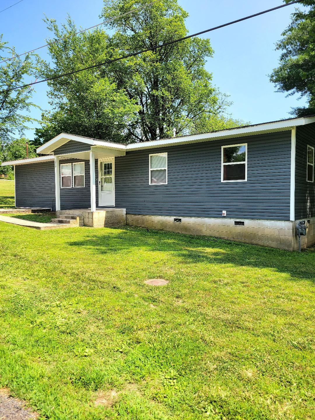 1313 E Benton 1