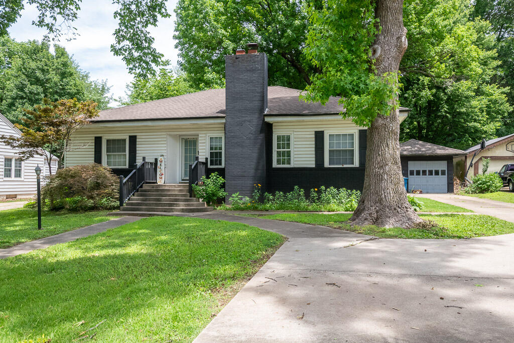 1218 S National 1
