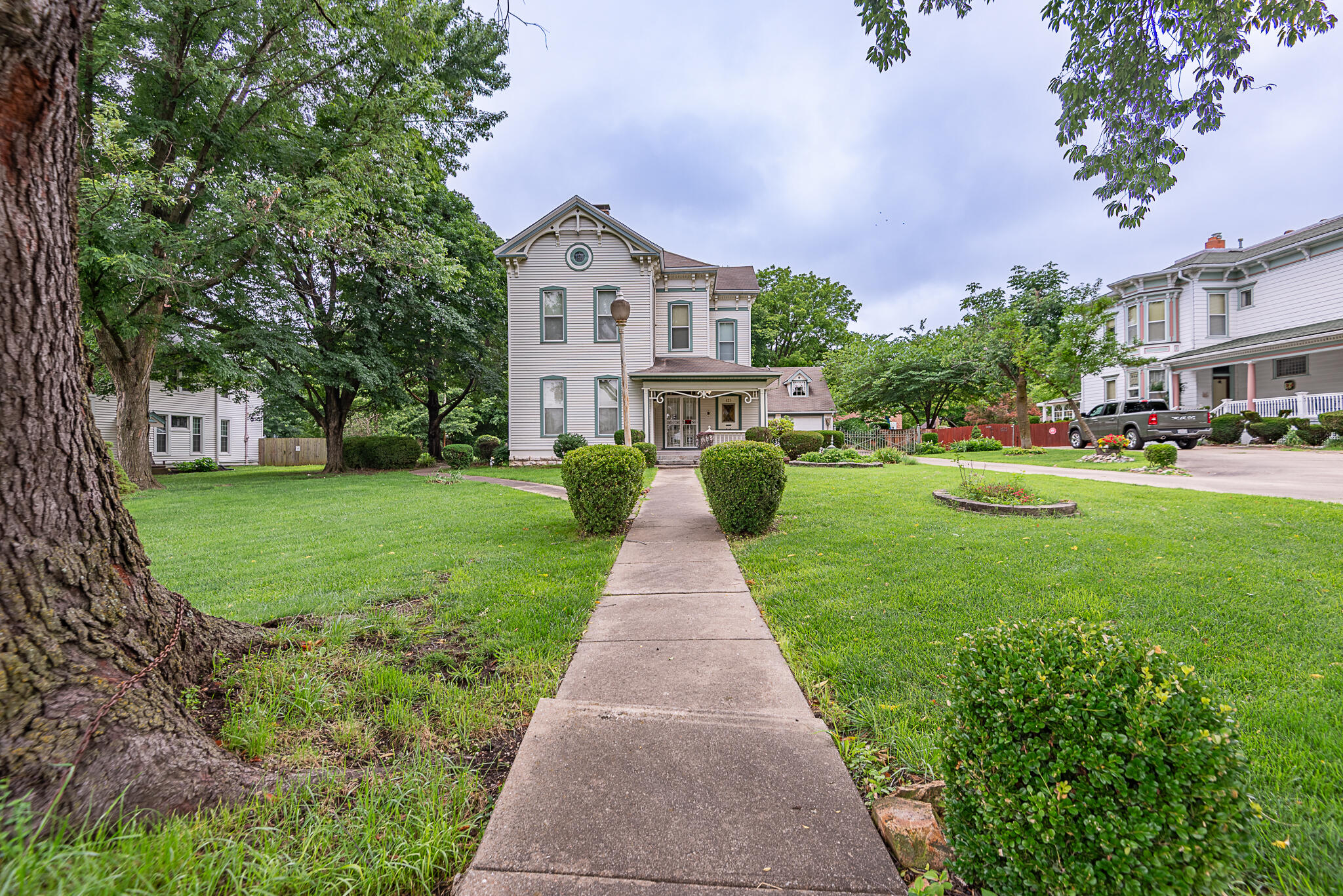 625 South 1