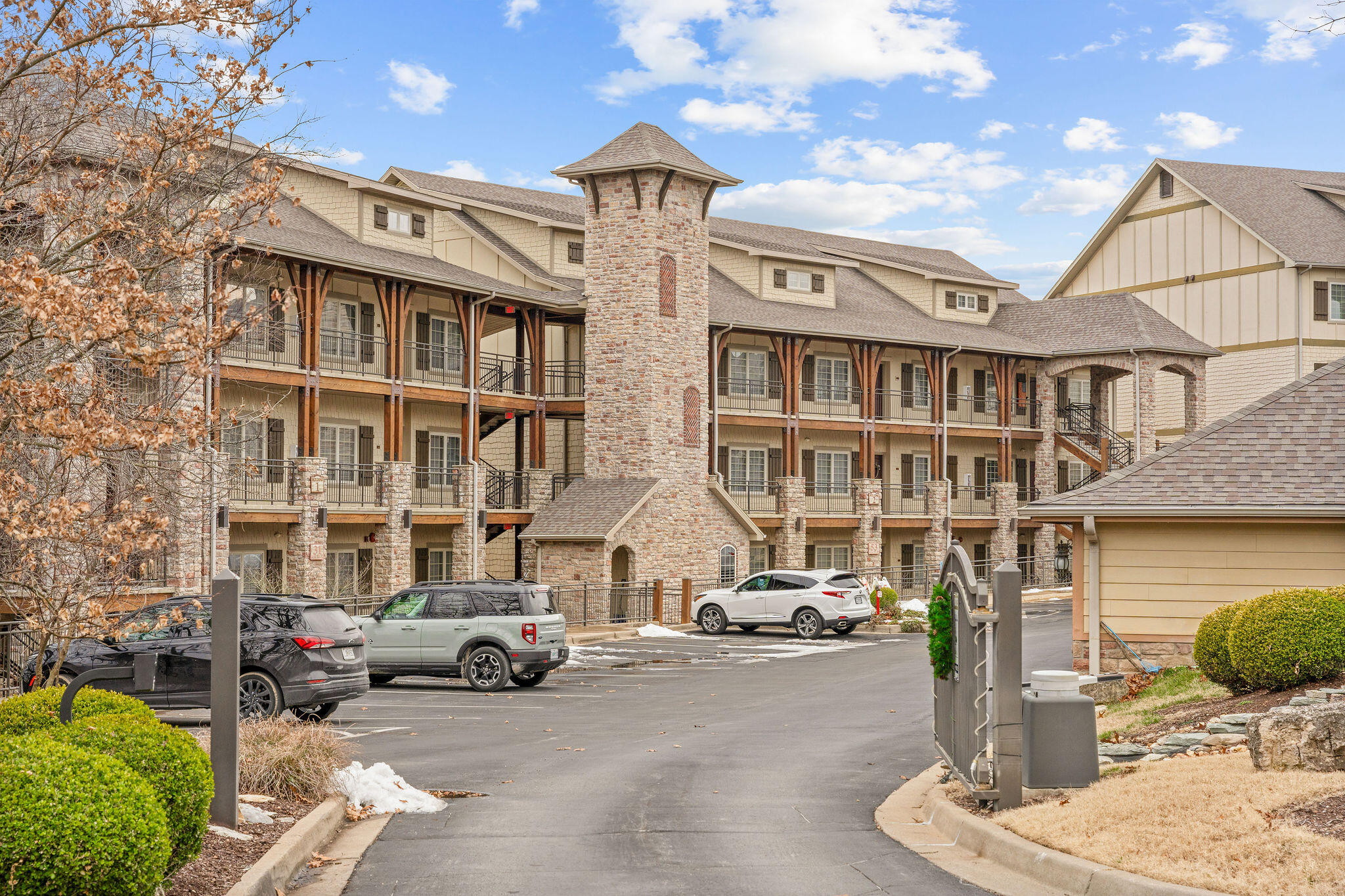 53 Royal Vista #201 1