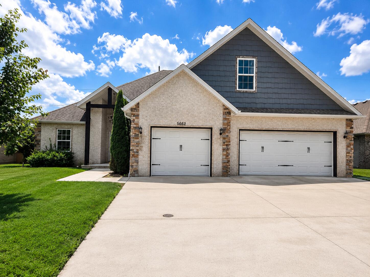 5662 E Gatehouse 1