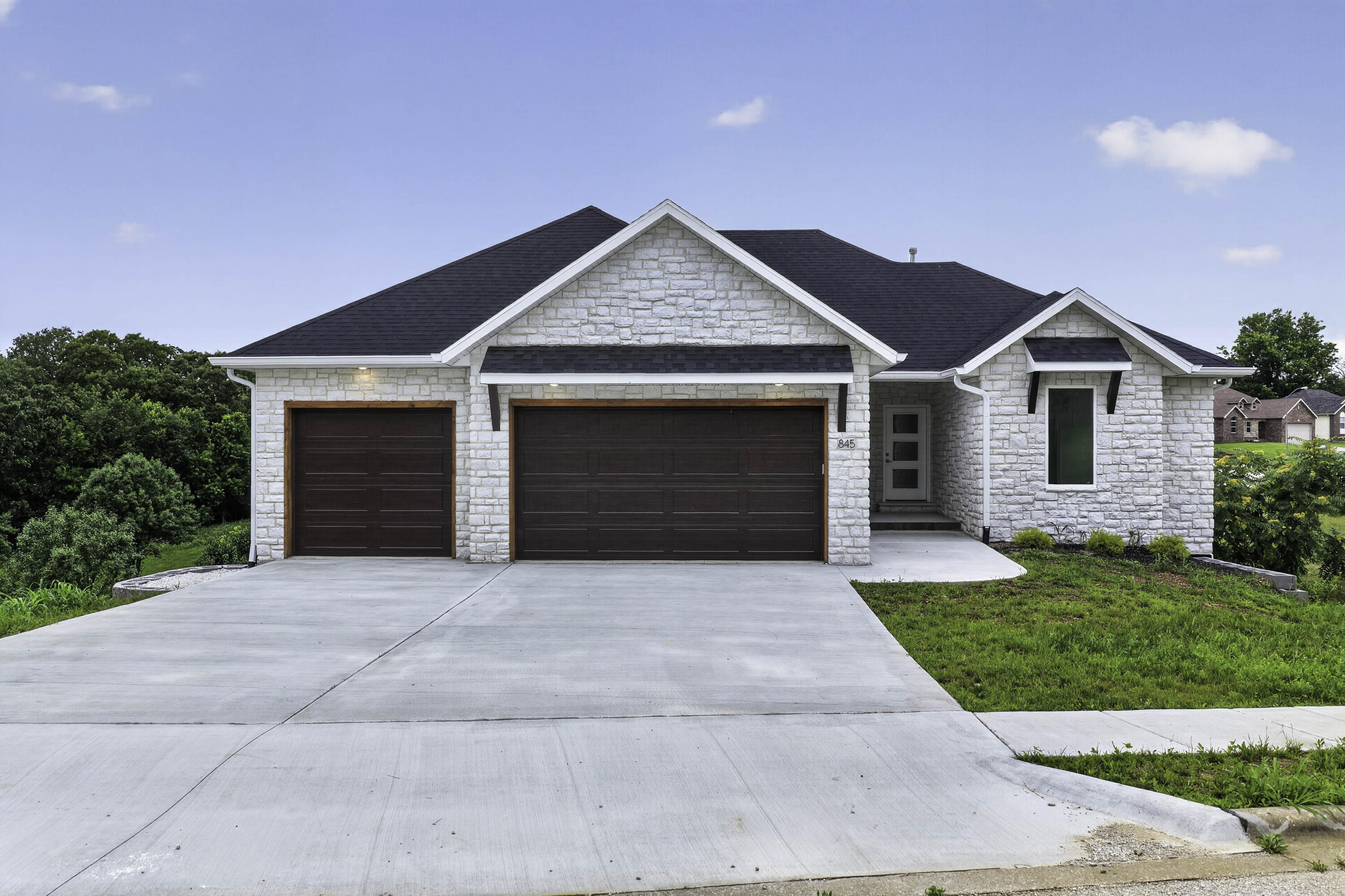 845 S Black Sands 1