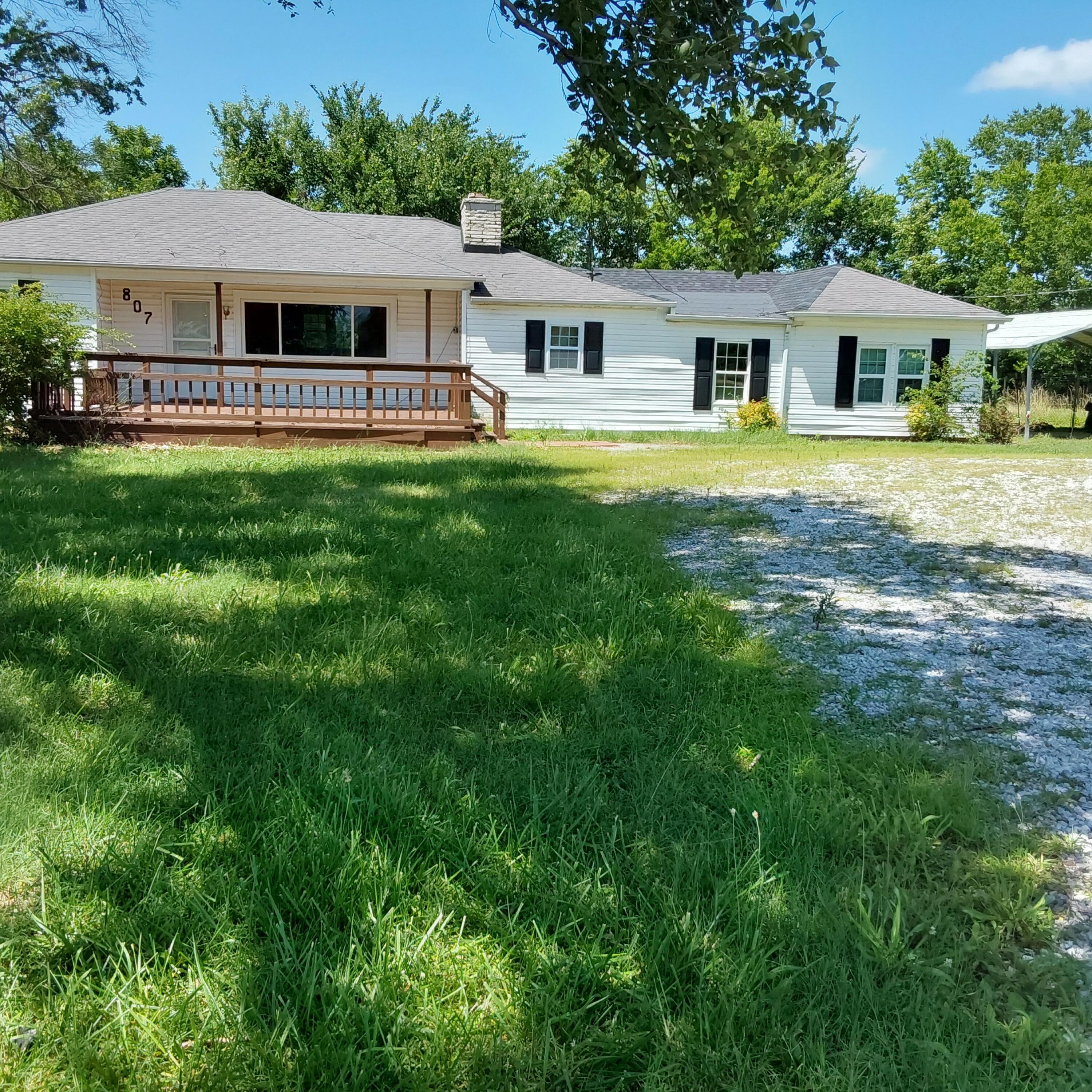 807 E Pennell 1