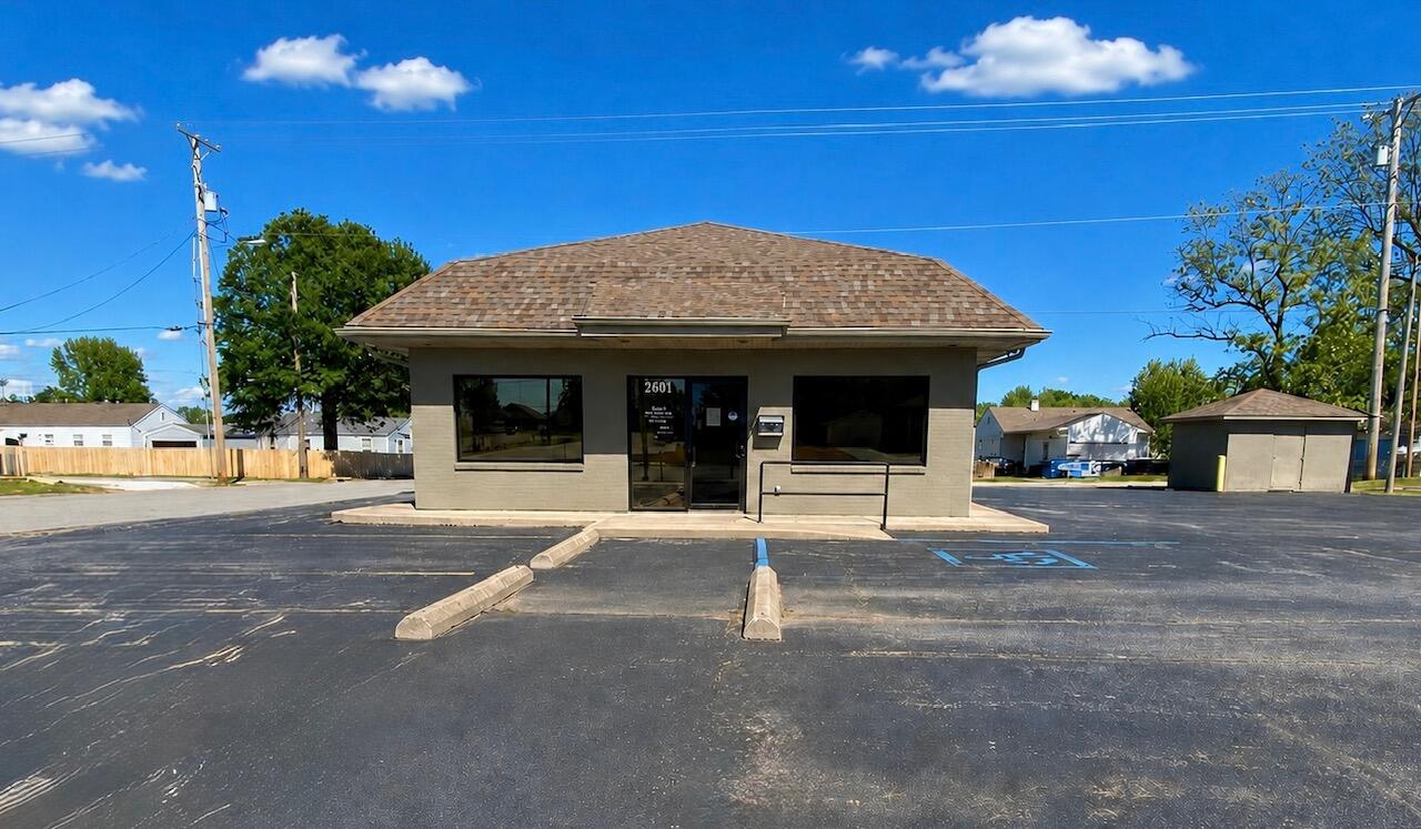 2901 S Main 1