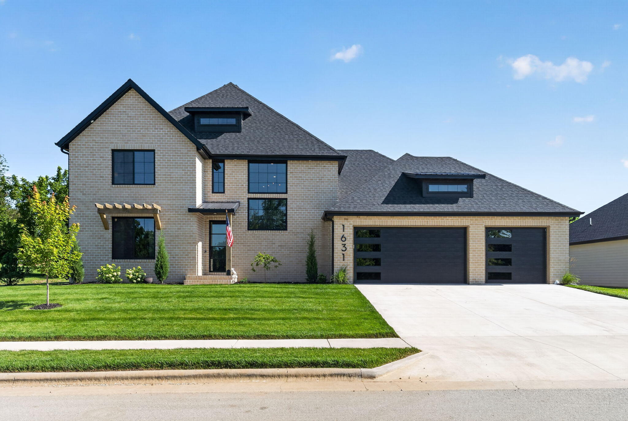 1631 E Cobblestone 1