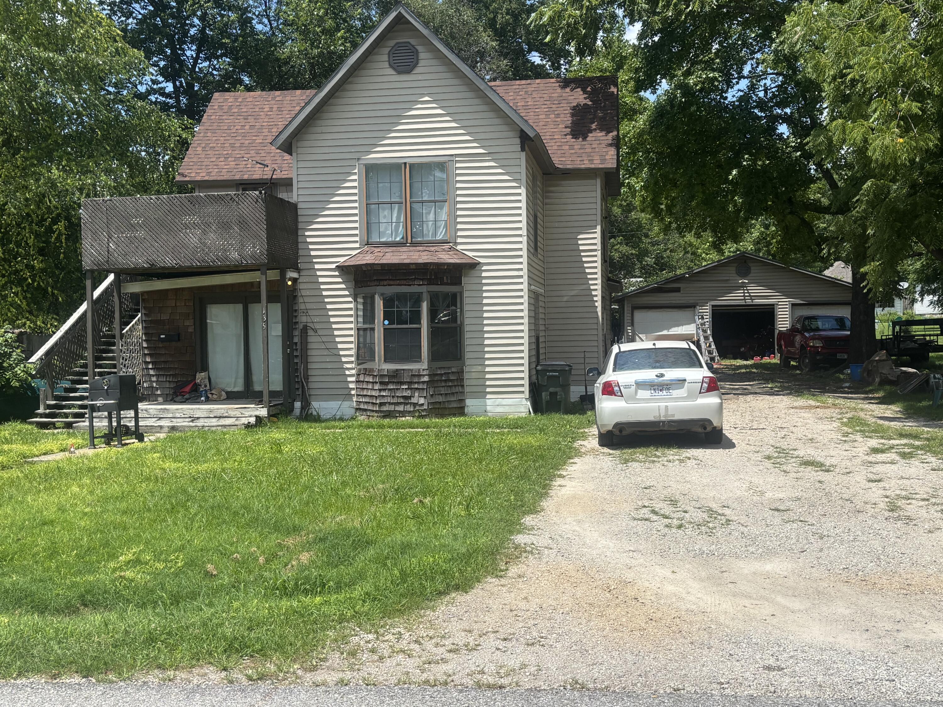 135 W Springfield 1