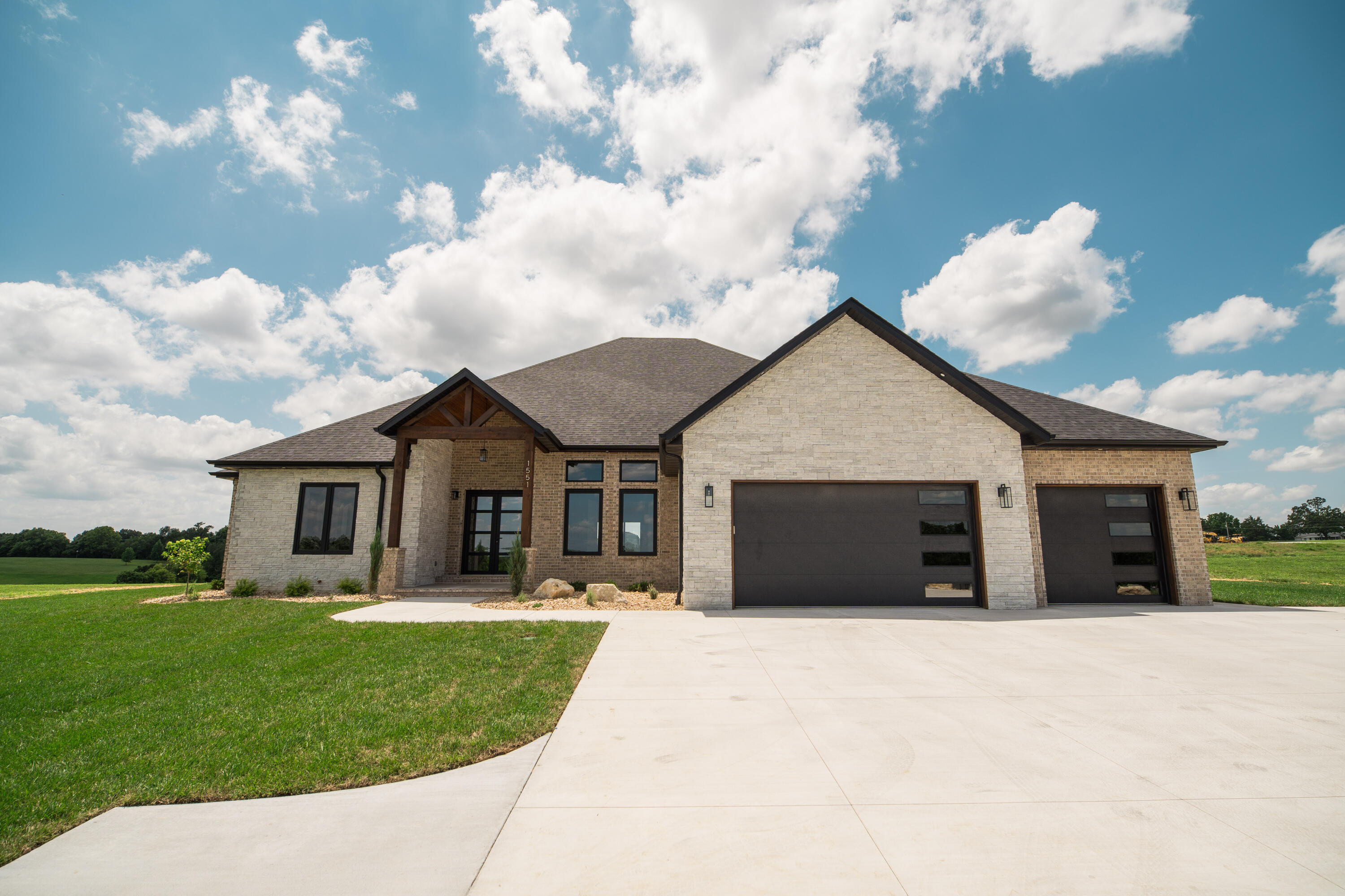 1551 S Millridge 1