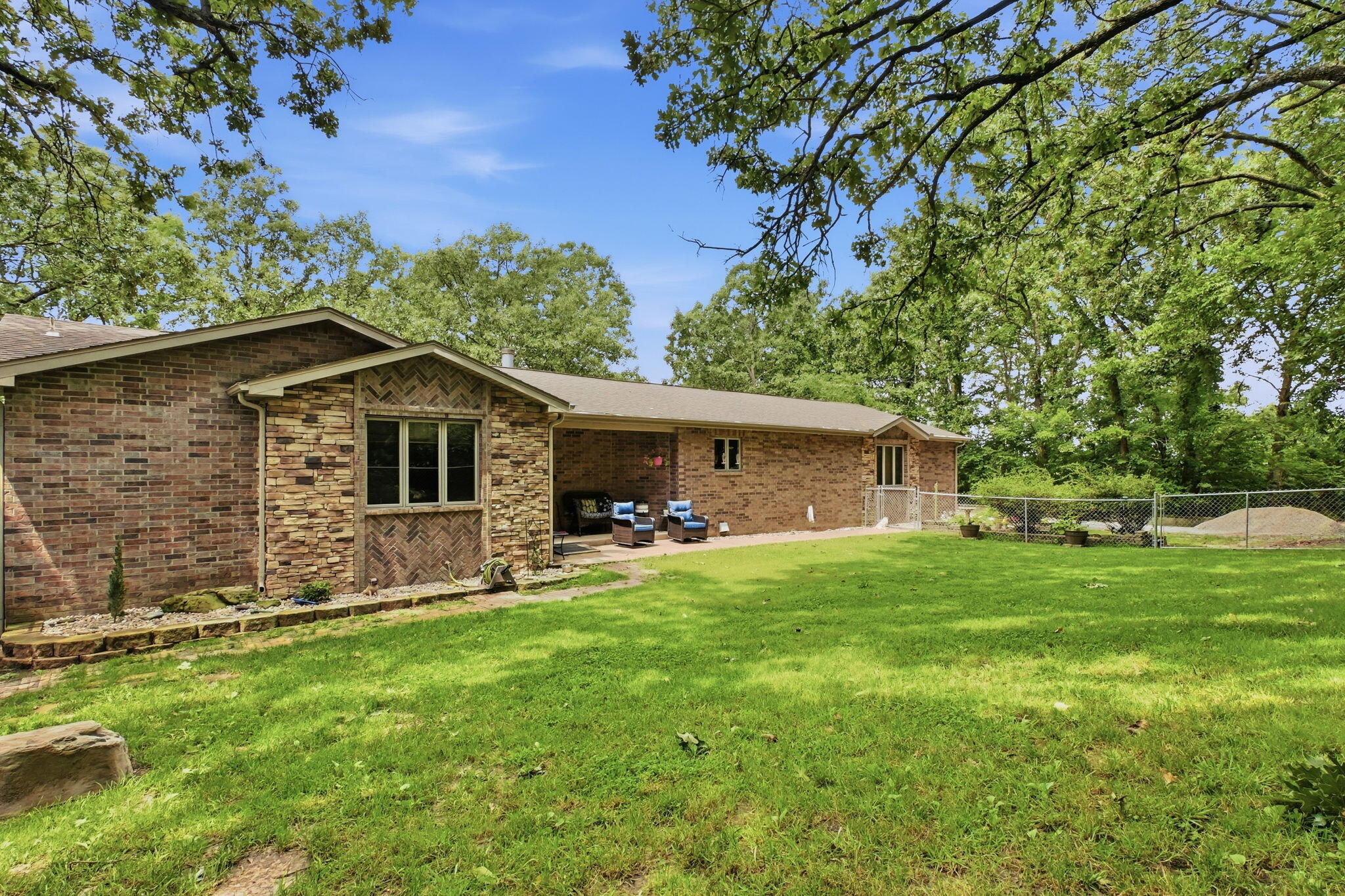 4327 S 165th 1