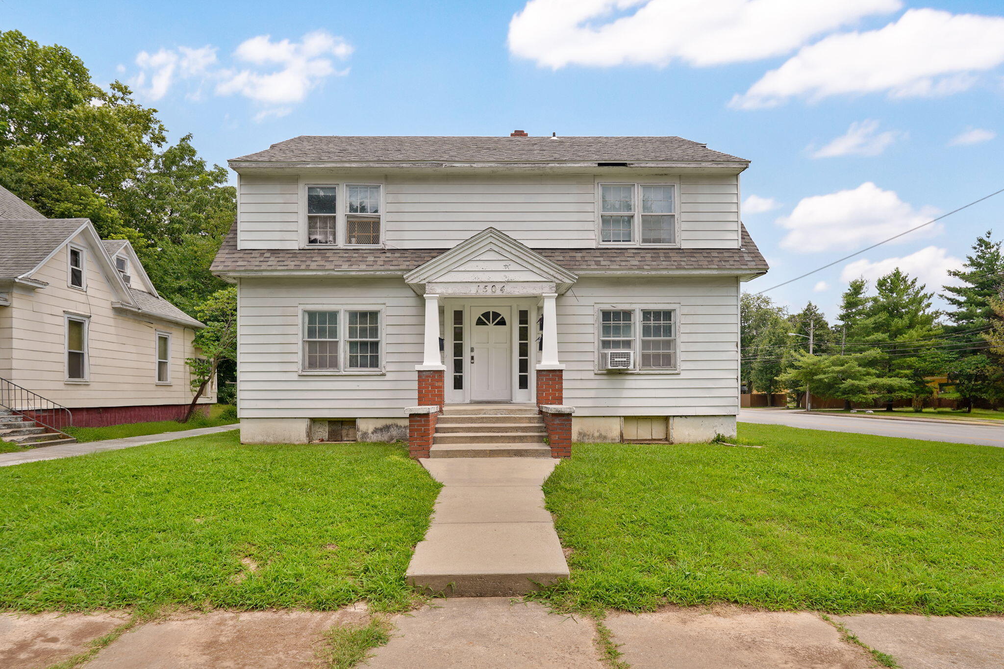 1504 N Summit 1