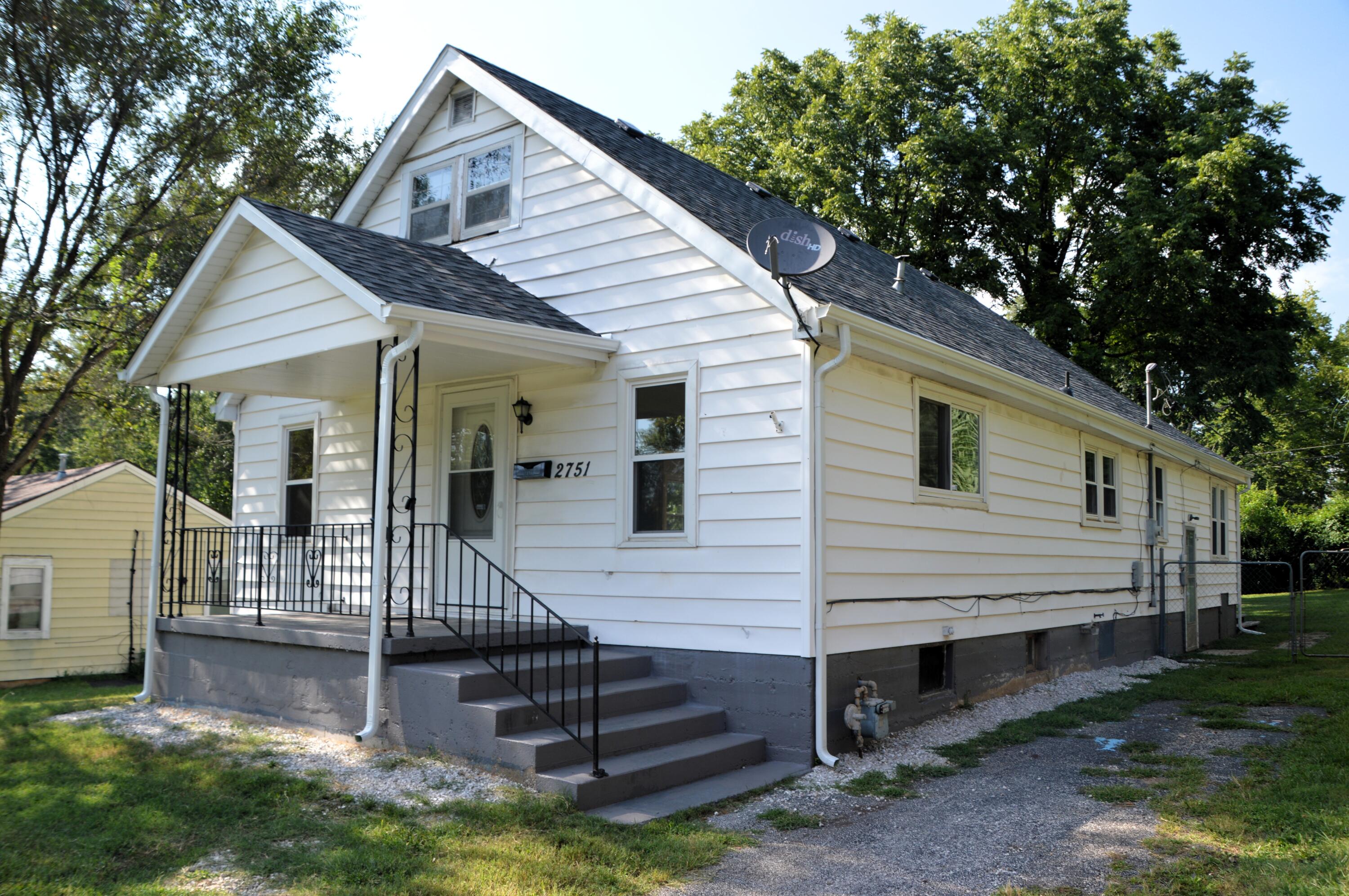 2751 W Walnut 1