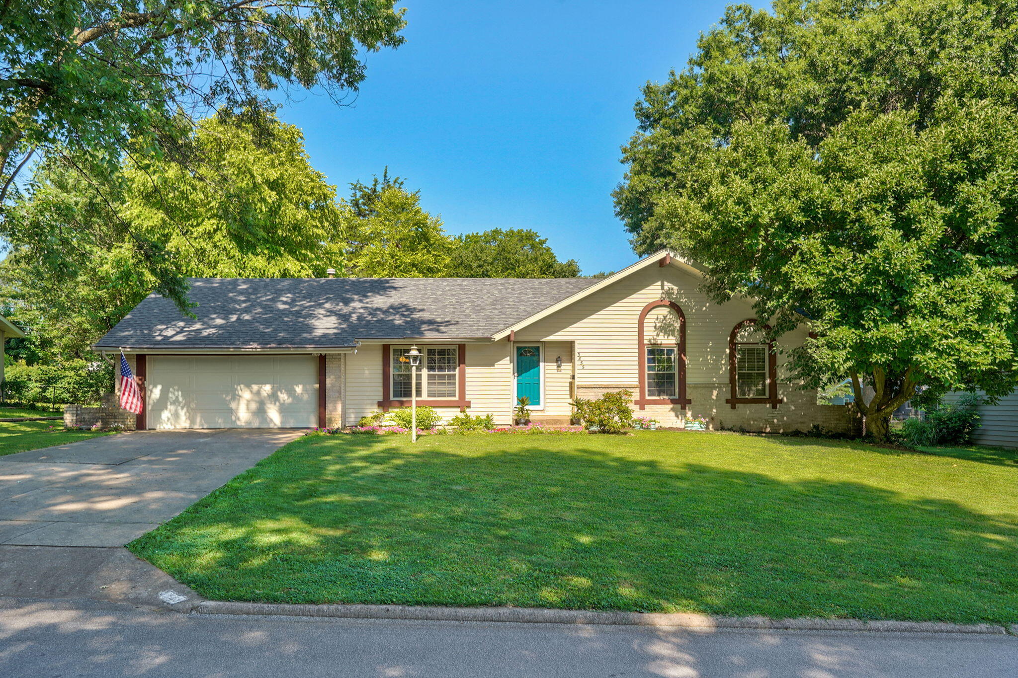 3555 S Parkhill 1