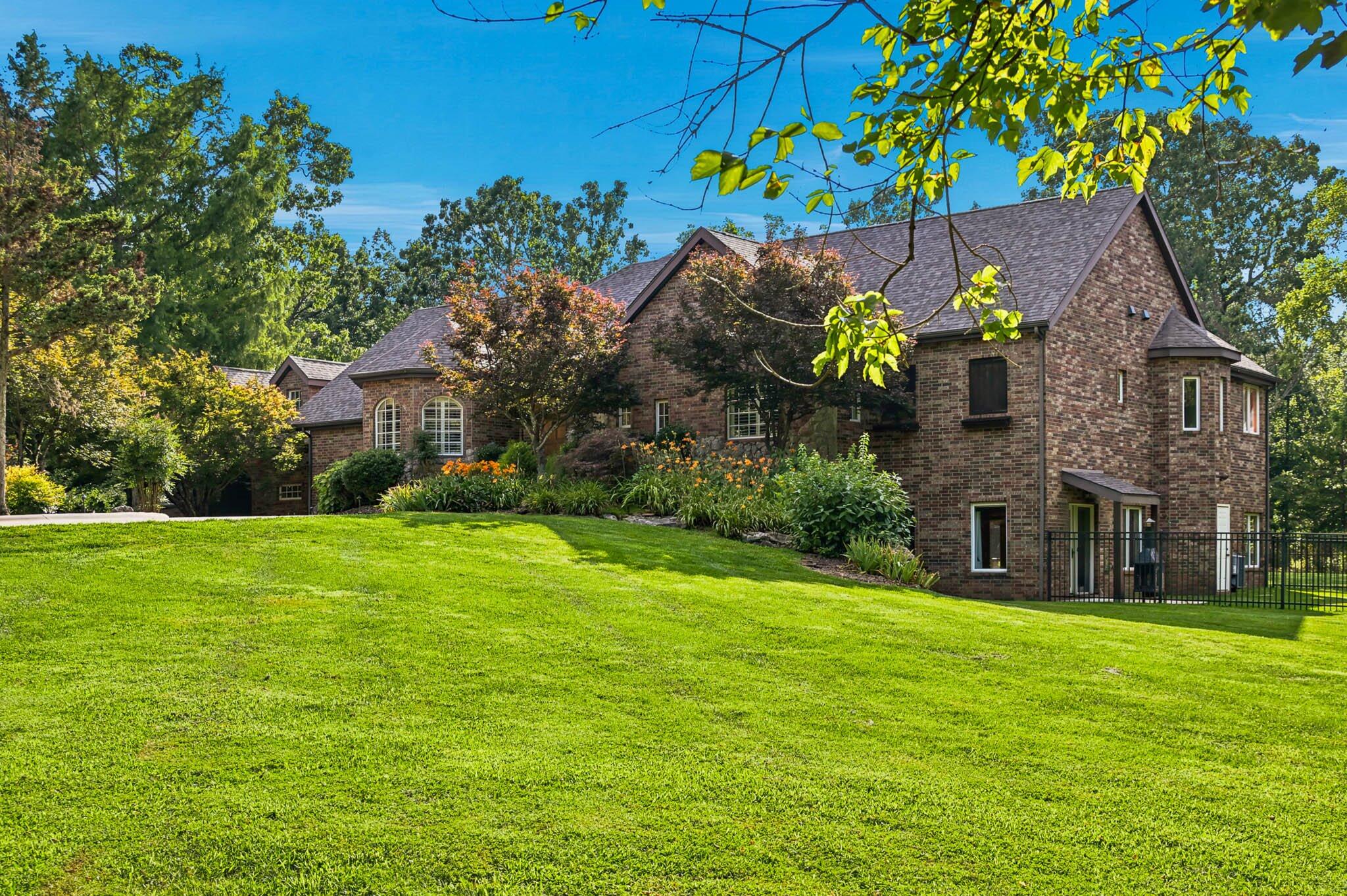 5525 S Farm Road 219 1
