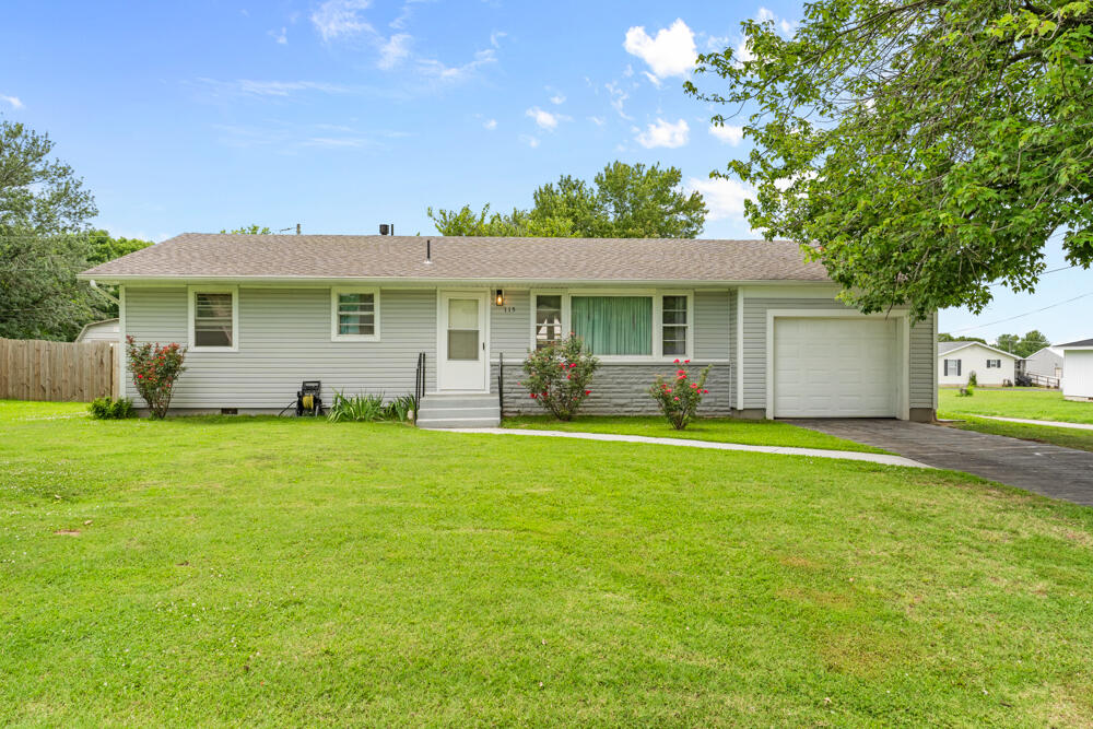 115 N Westview 1
