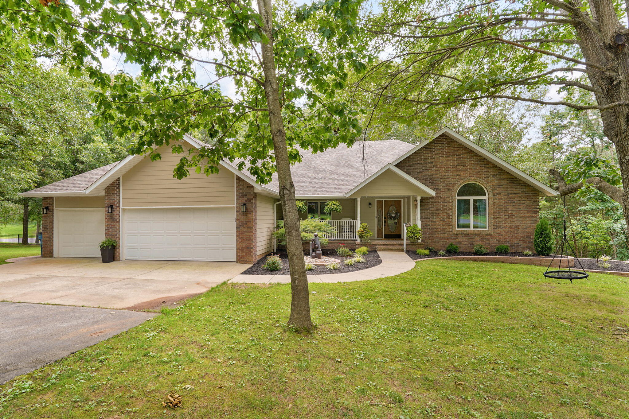 264 W Farm Road 82 1