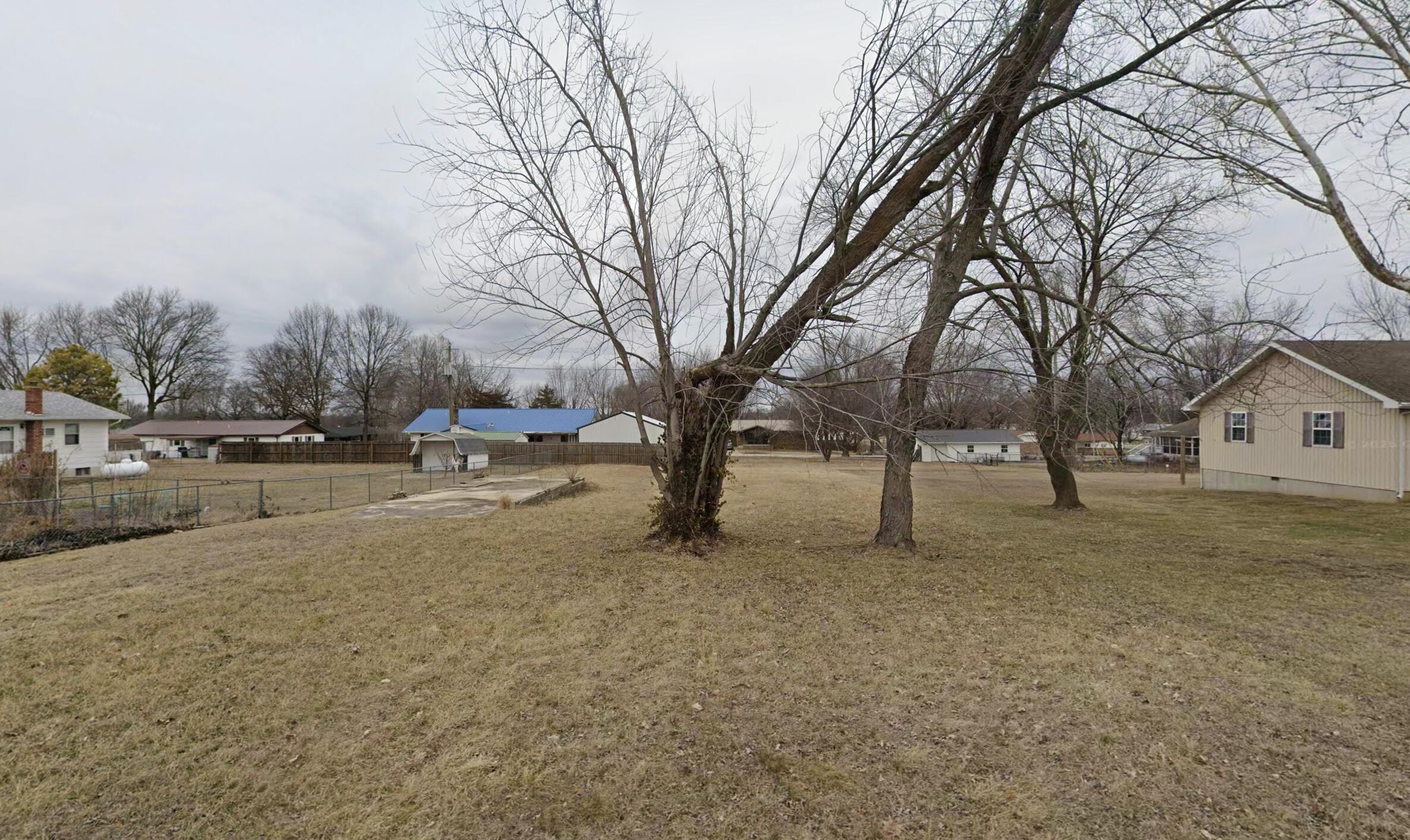 1529 W Missouri 1