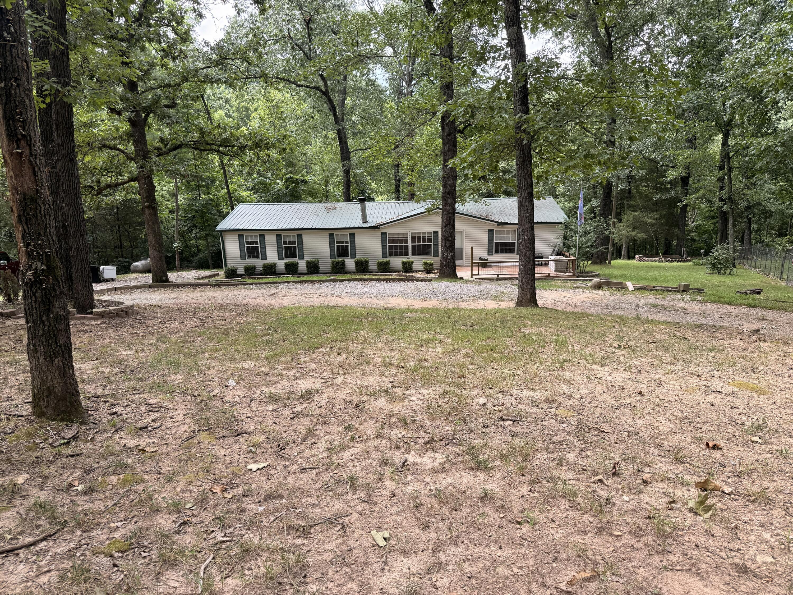 943 Hickory