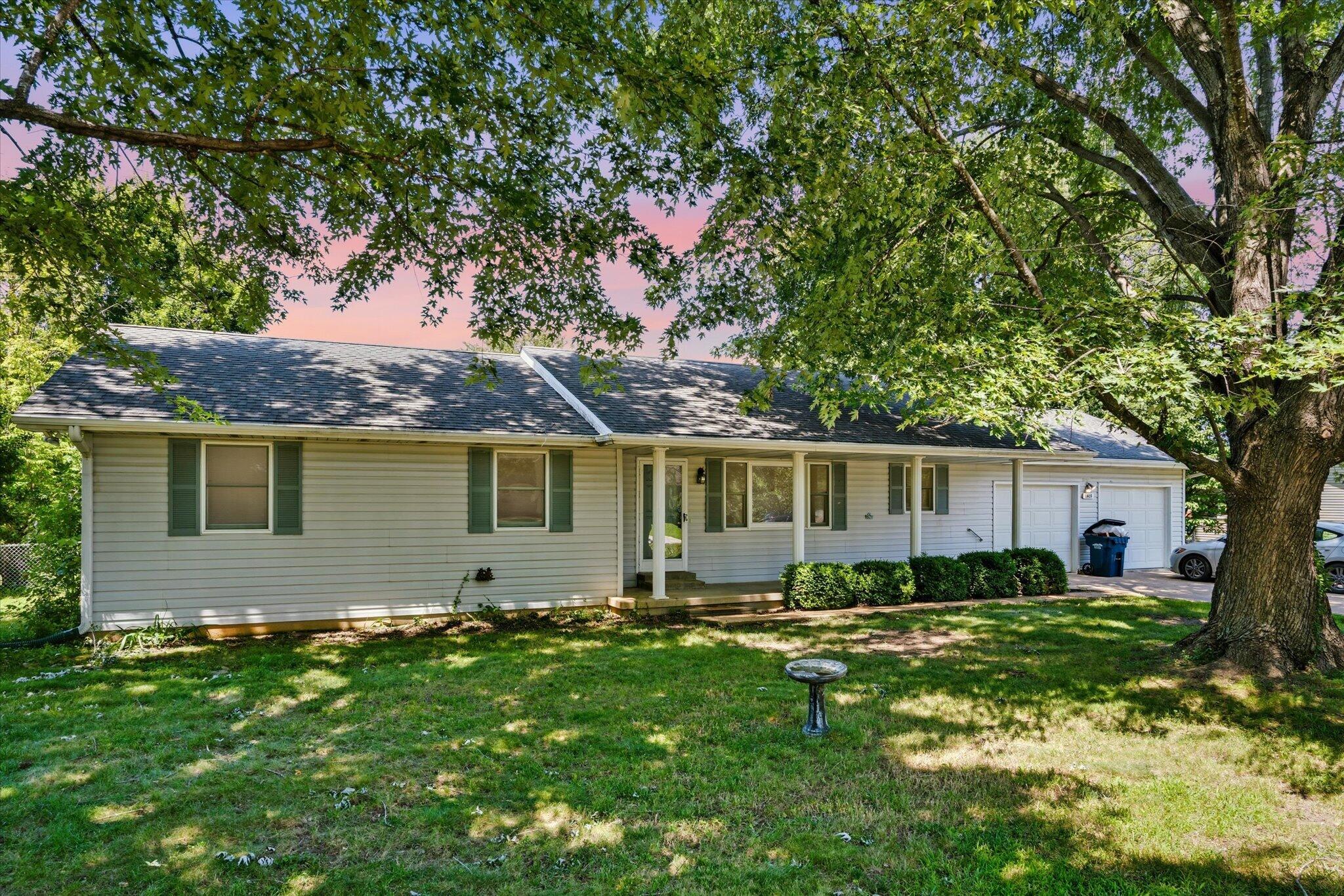 1615 W Lincoln 1