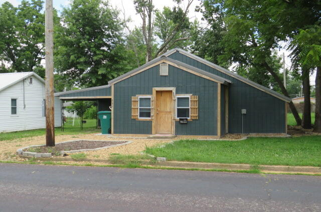 731 W North 1